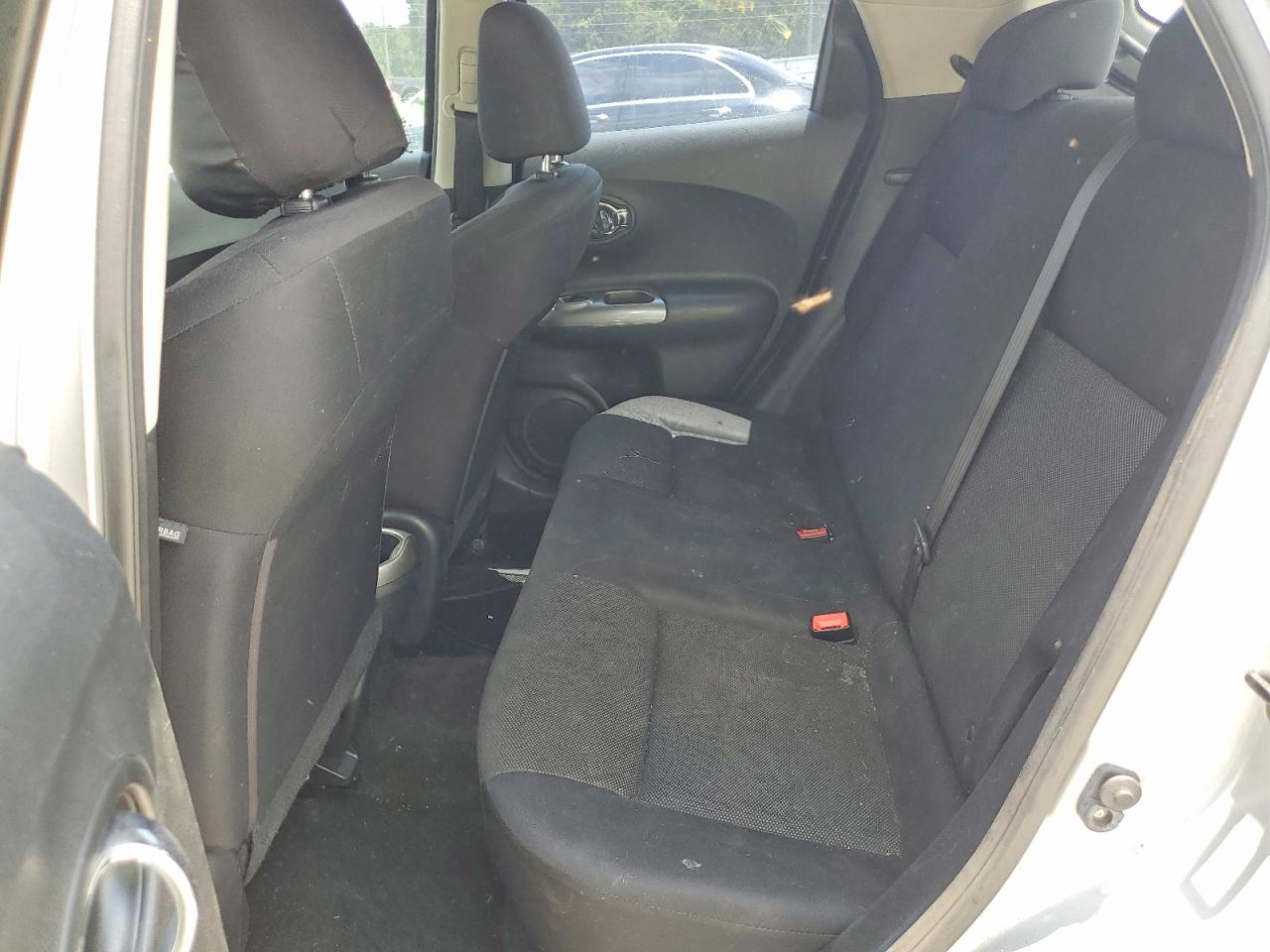 2013 Nissan Juke S Silver vin: JN8AF5MR6DT210605