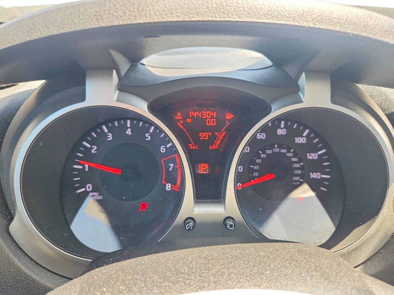 2013 Nissan Juke S White vin: JN8AF5MR6DT216629