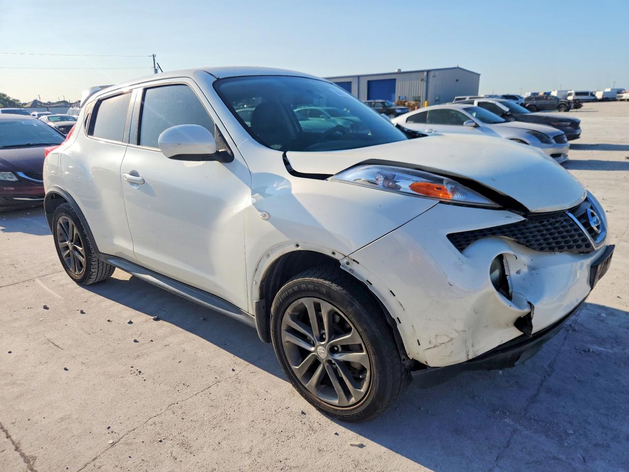 2013 Nissan Juke S White vin: JN8AF5MR6DT216629