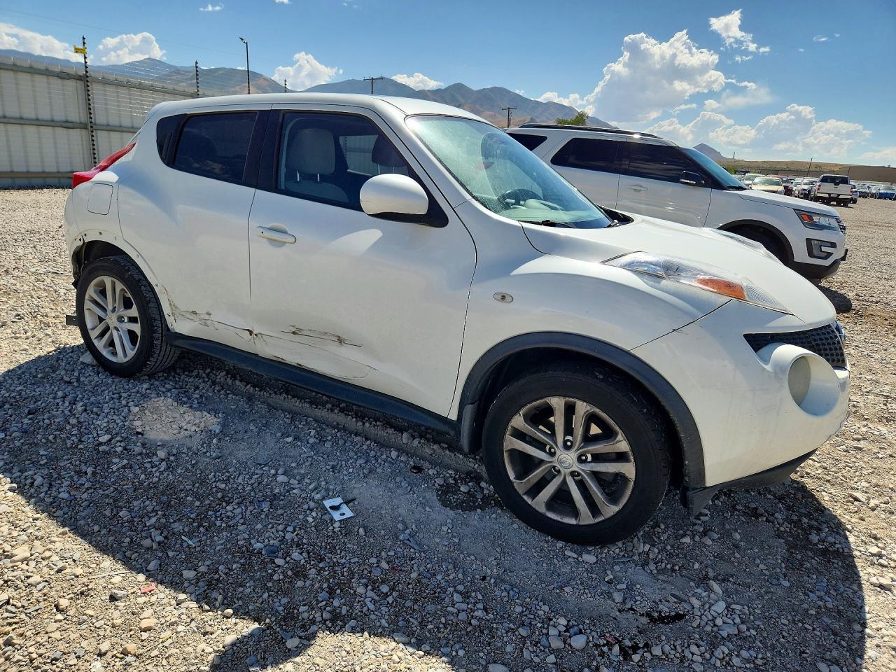 2013 Nissan Juke S Белый vin: JN8AF5MR6DT218803