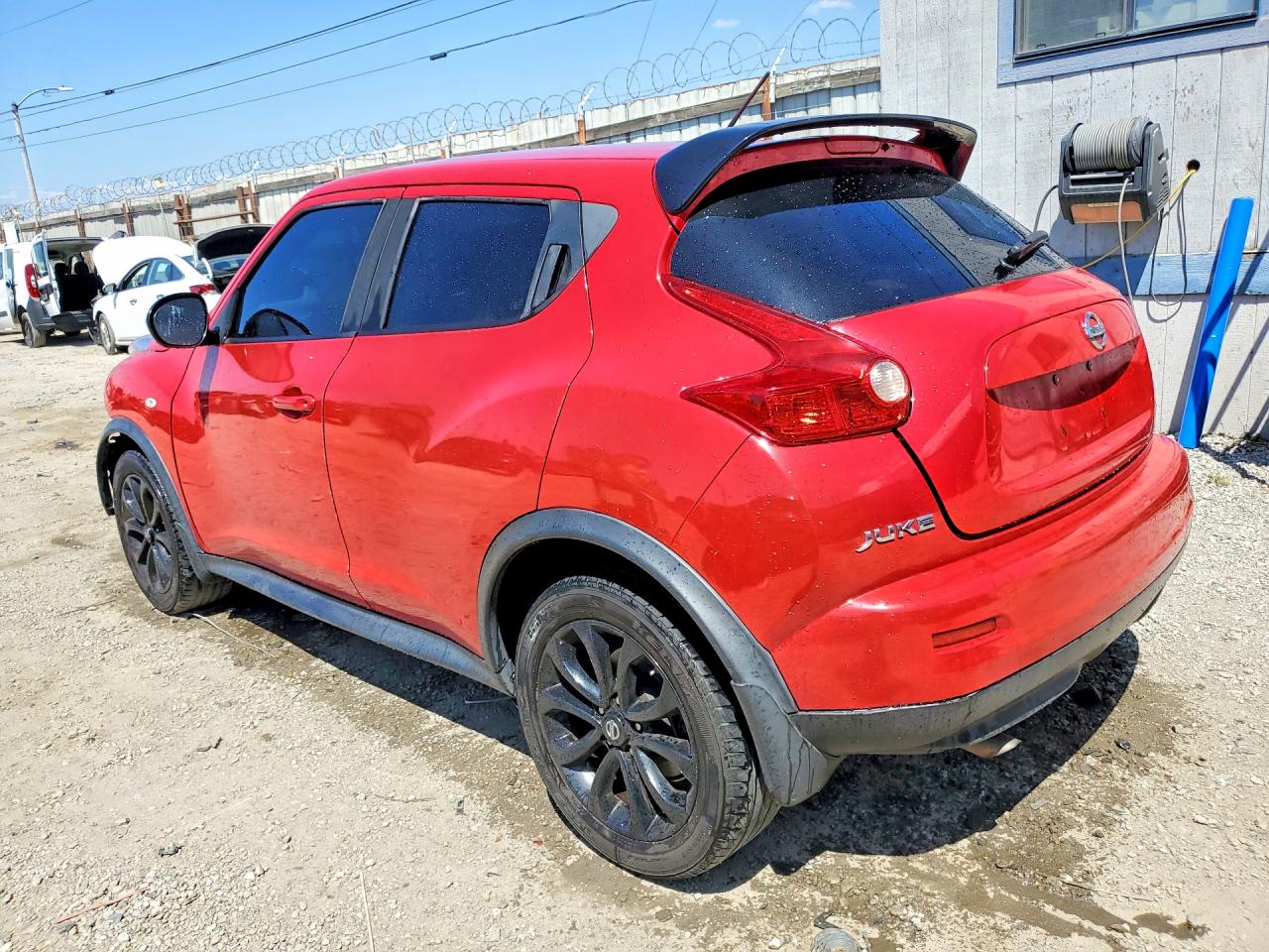 2014 Nissan Juke S Red vin: JN8AF5MR6ET355404