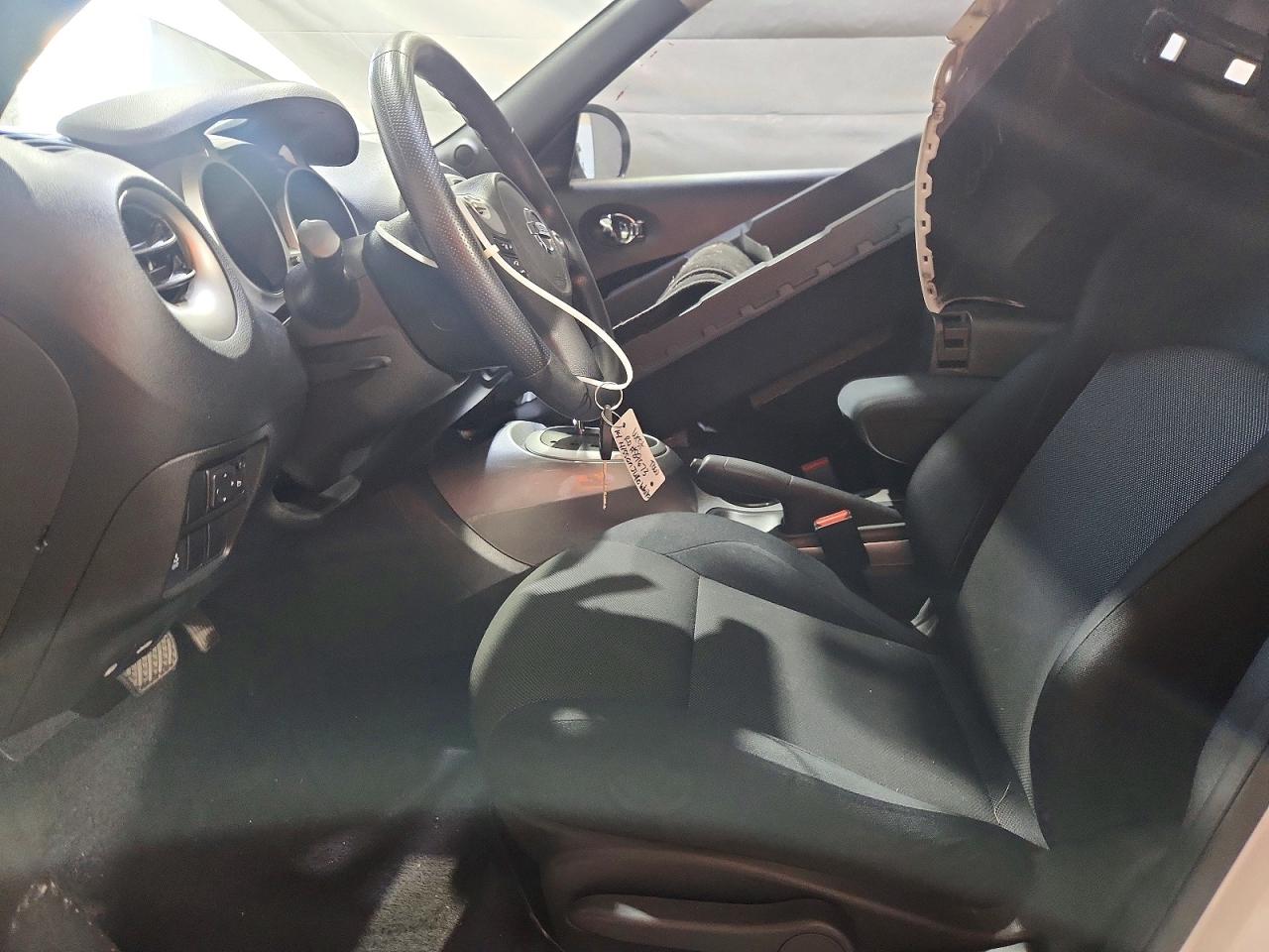 2014 Nissan Juke S White vin: JN8AF5MR6ET358285