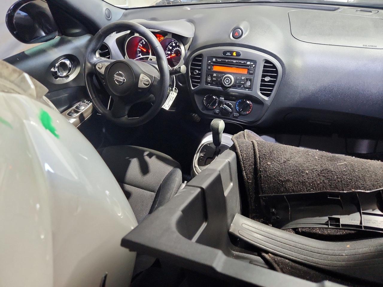 2014 Nissan Juke S White vin: JN8AF5MR6ET358285