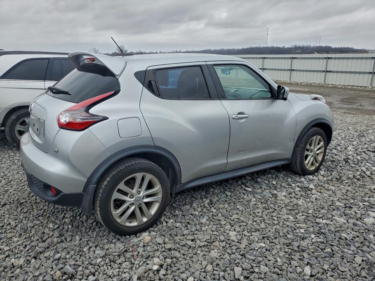 2015 Nissan Juke S Silver vin: JN8AF5MR6FT503813