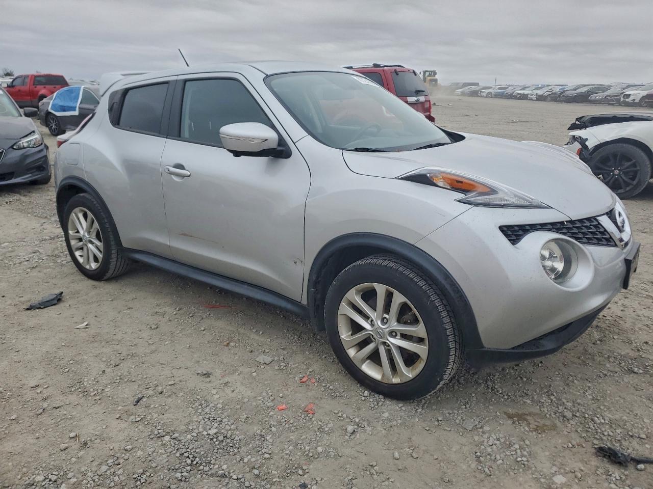 2015 Nissan Juke S Silver vin: JN8AF5MR6FT503813