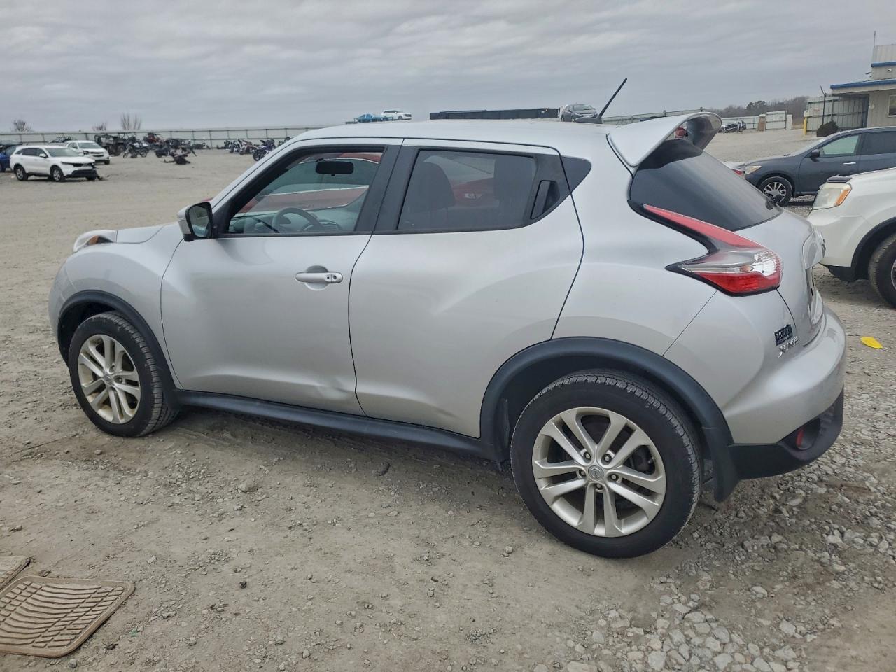 2015 Nissan Juke S Silver vin: JN8AF5MR6FT503813