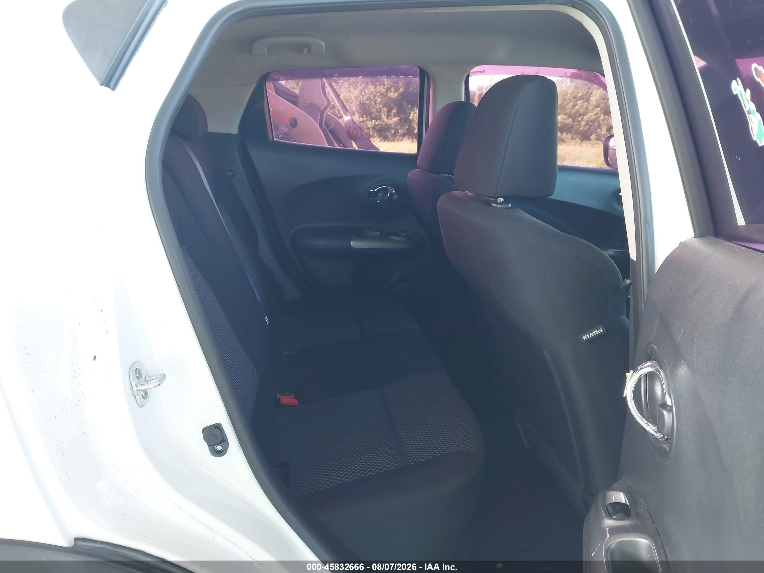 2015 Nissan Juke S White vin: JN8AF5MR6FT504346