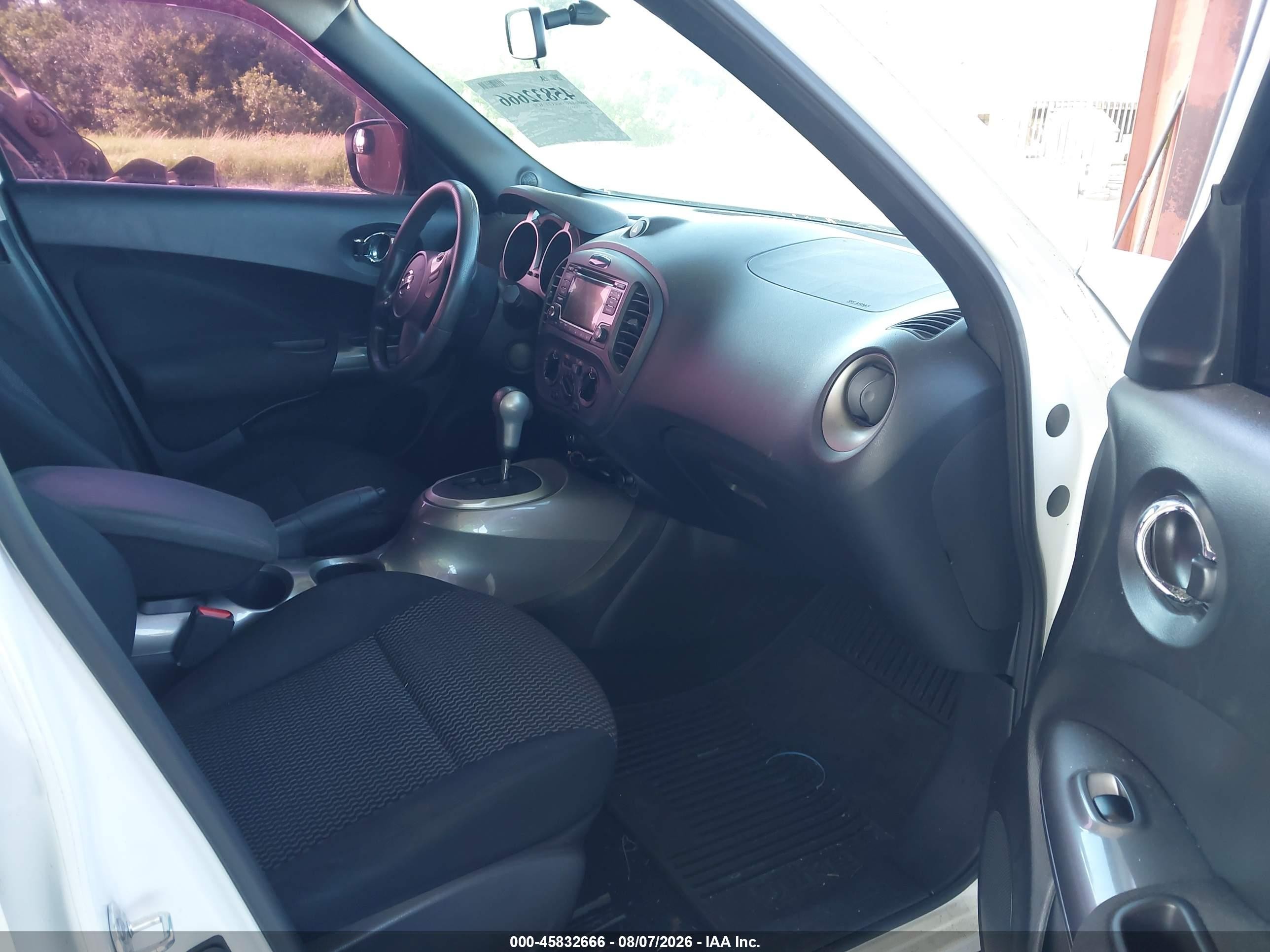 2015 Nissan Juke S White vin: JN8AF5MR6FT504346
