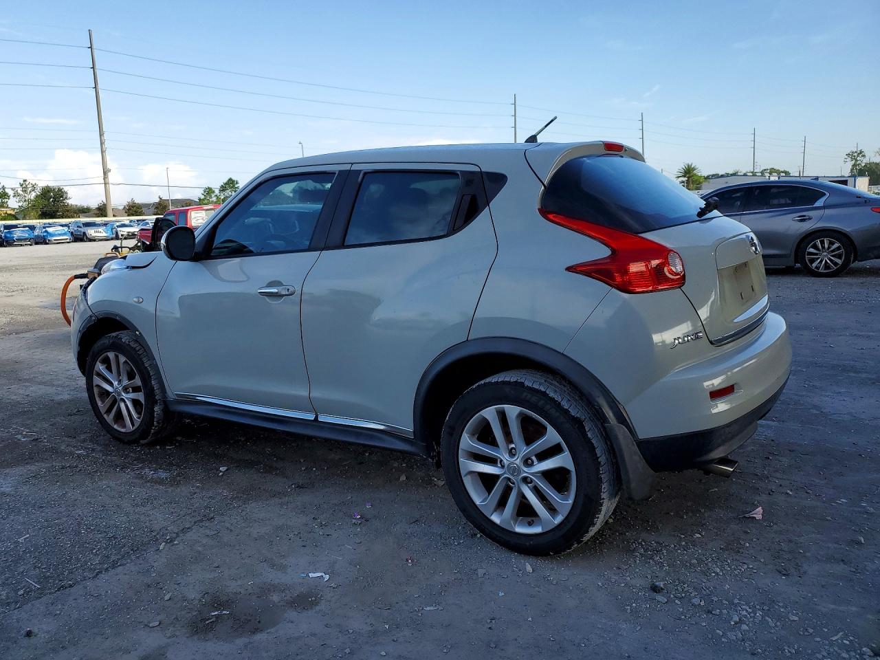 2011 Nissan Juke S Silver vin: JN8AF5MR7BT008899