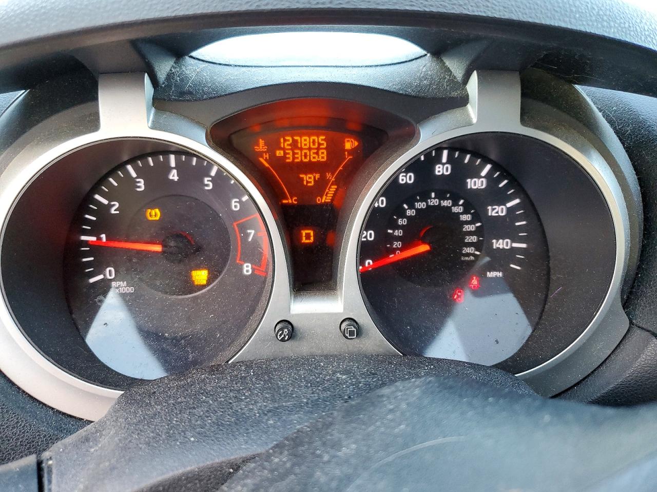 2011 Nissan Juke S Silver vin: JN8AF5MR7BT008899