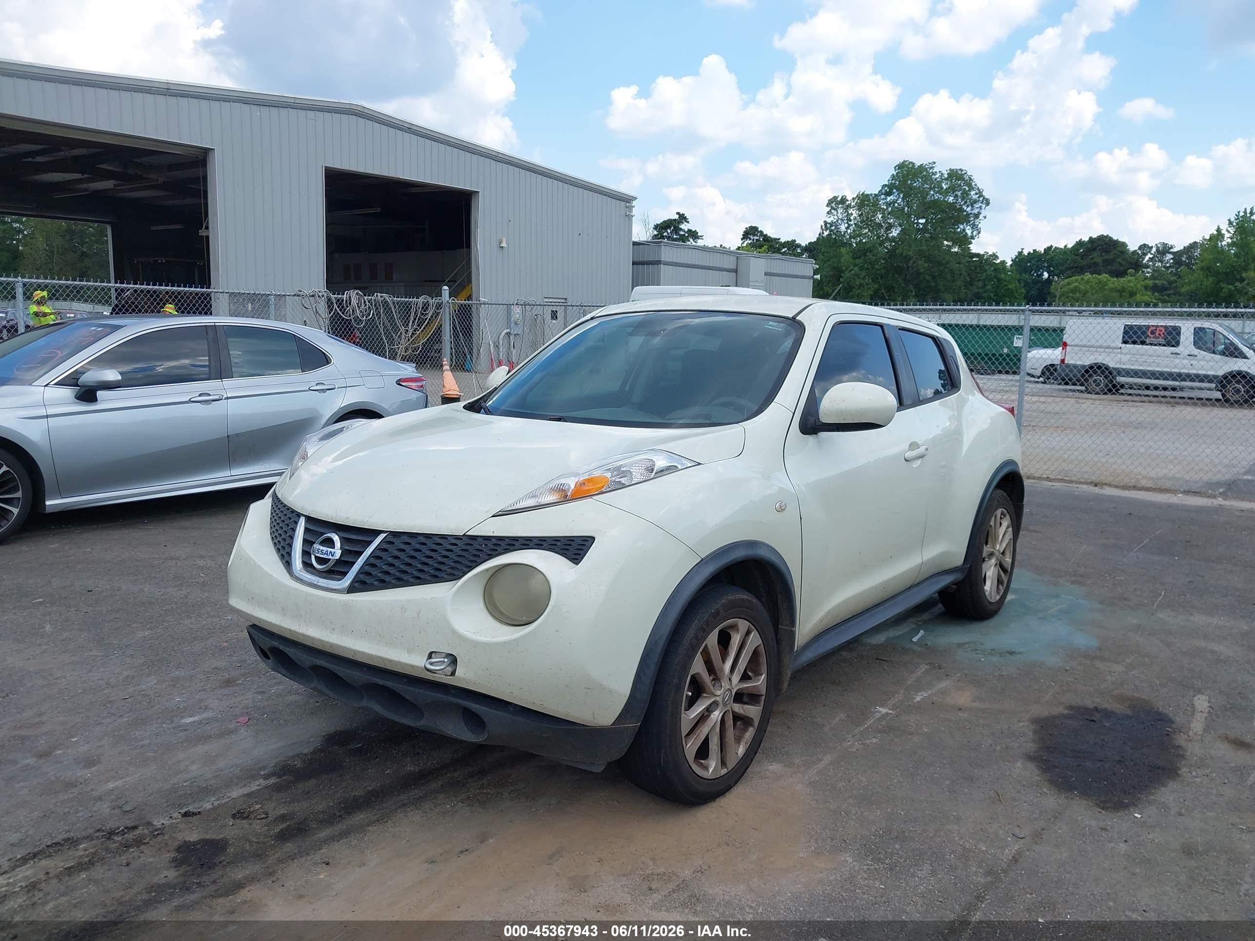 2012 Nissan Juke S White vin: JN8AF5MR7CT101326