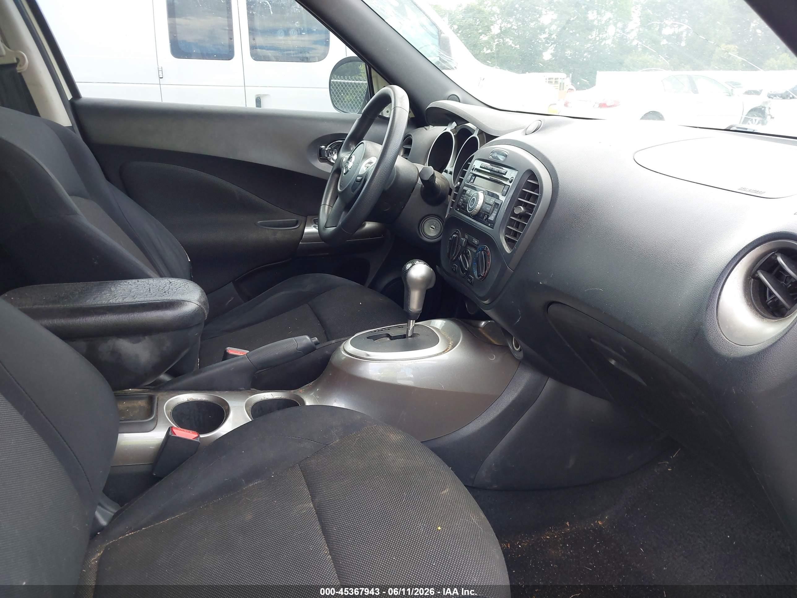 2012 Nissan Juke S White vin: JN8AF5MR7CT101326