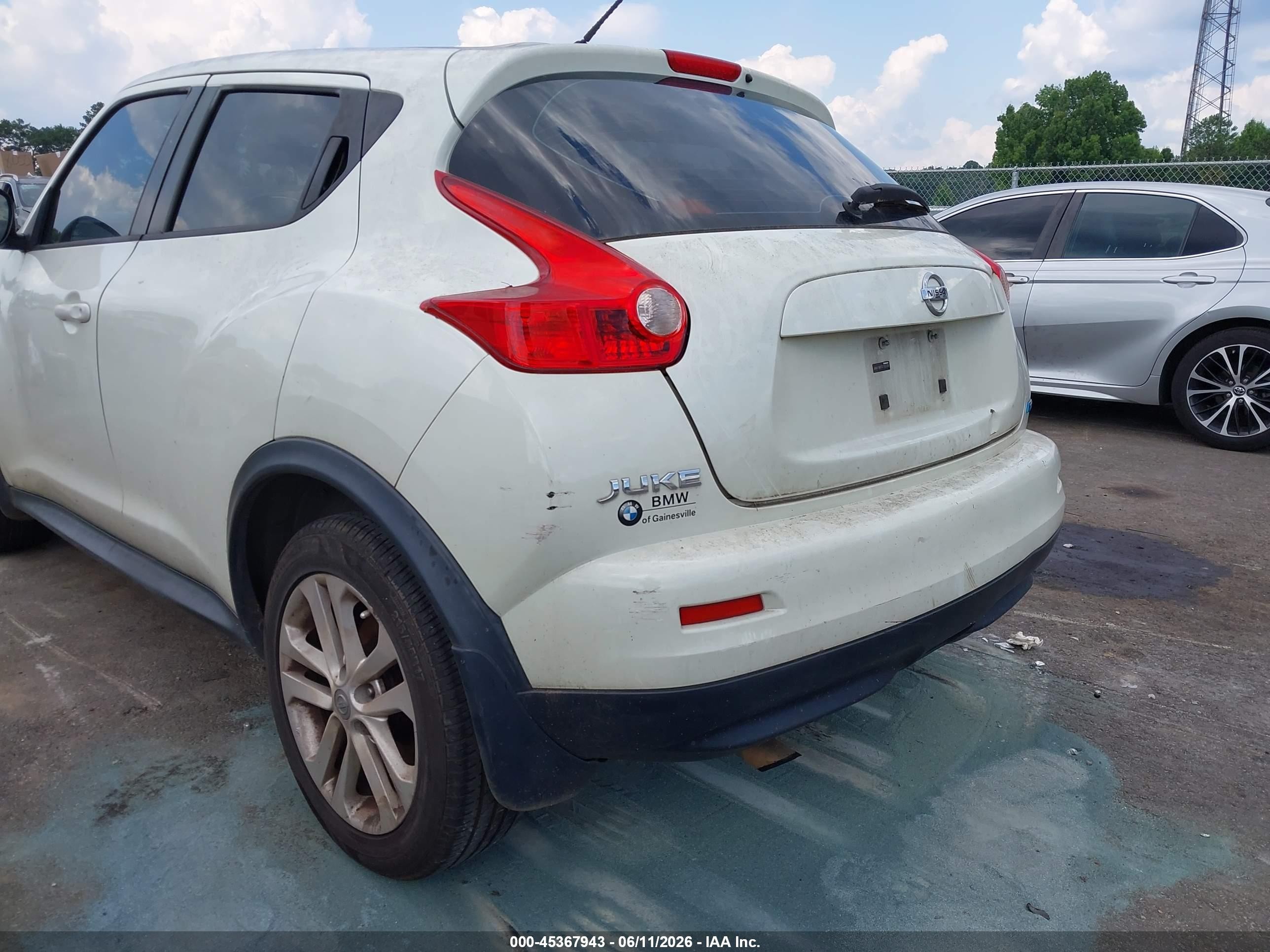 2012 Nissan Juke S White vin: JN8AF5MR7CT101326