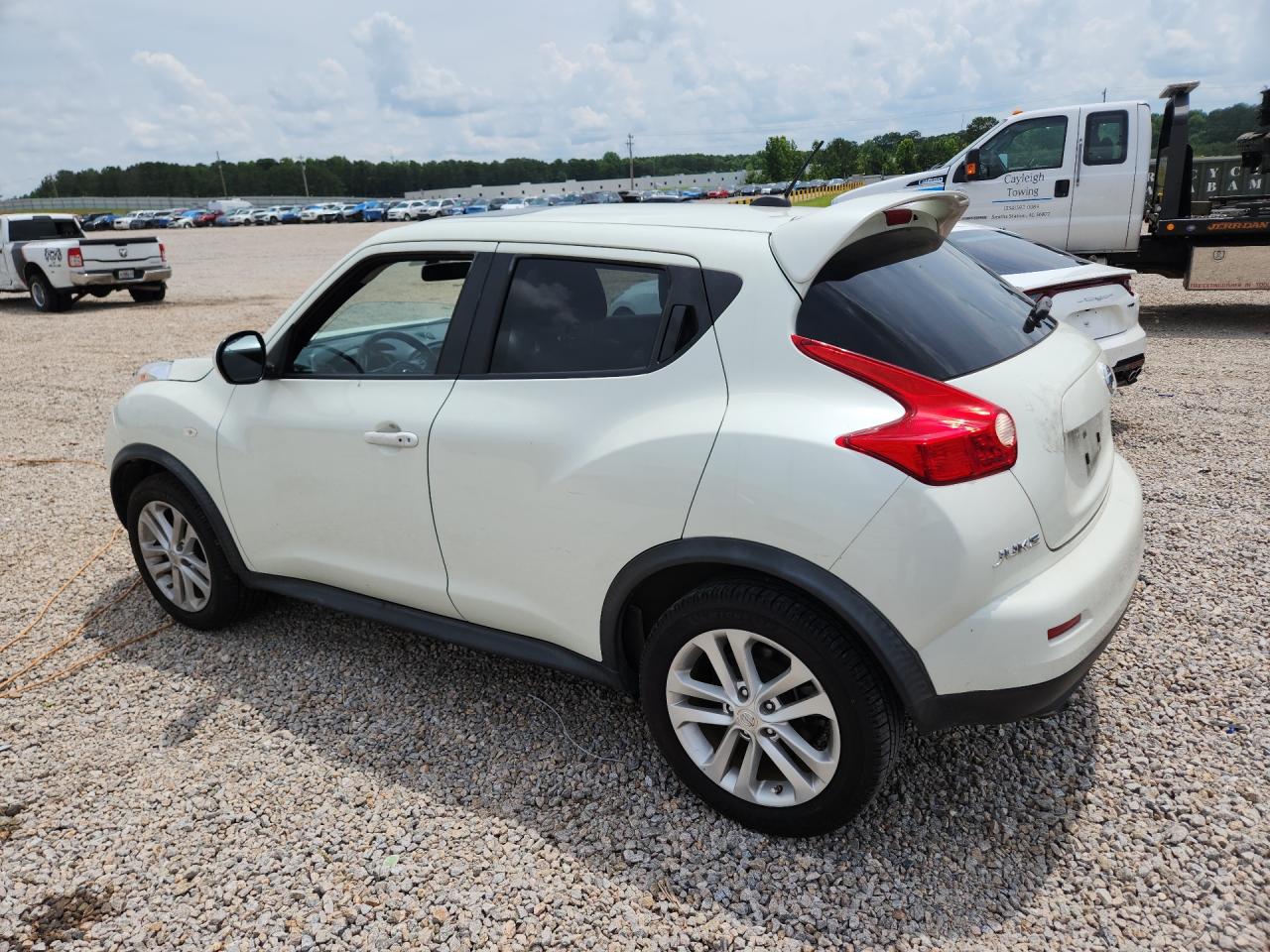 2012 Nissan Juke S White vin: JN8AF5MR7CT115551