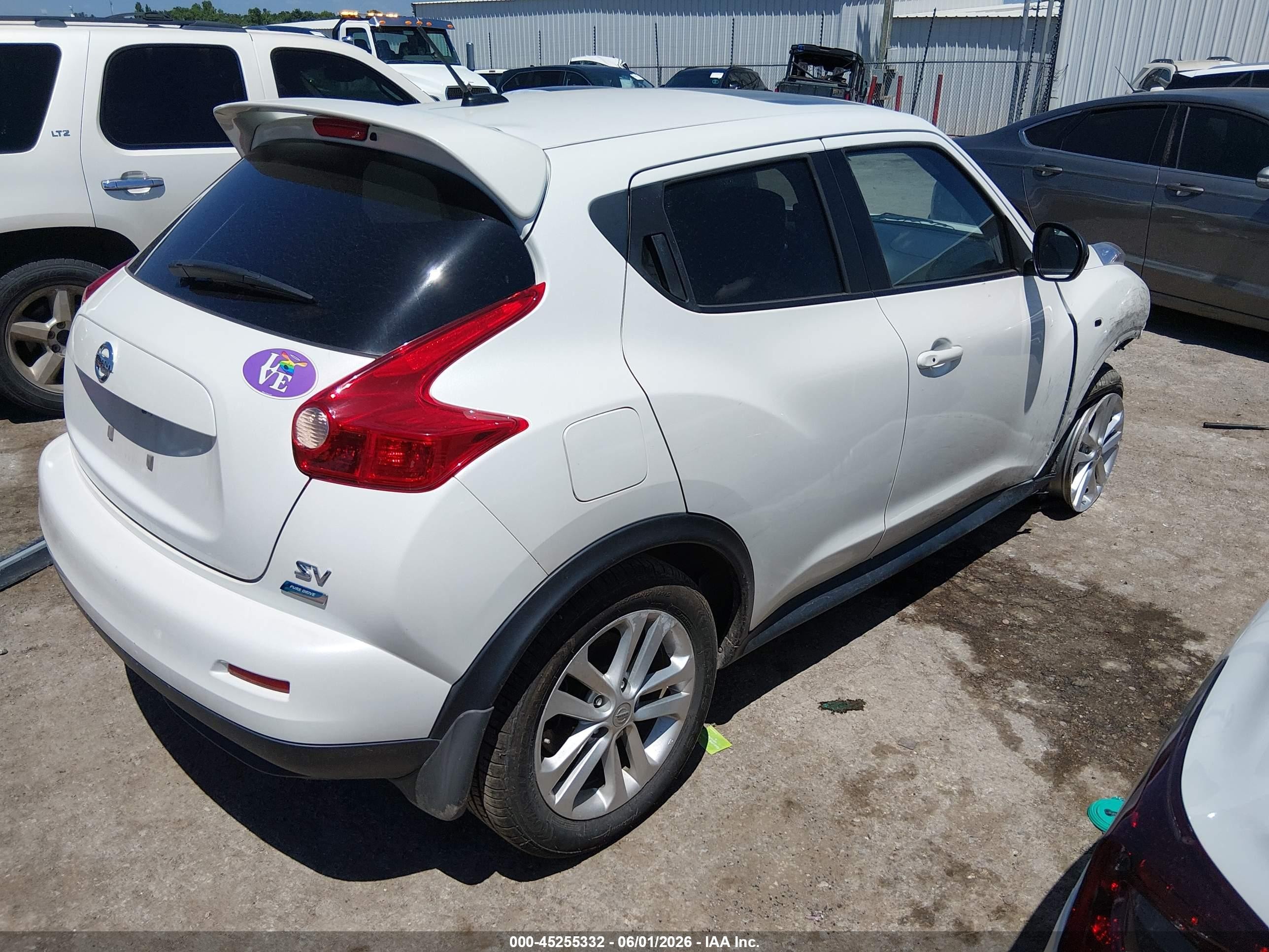 2013 Nissan Juke Sv White vin: JN8AF5MR7DT210046