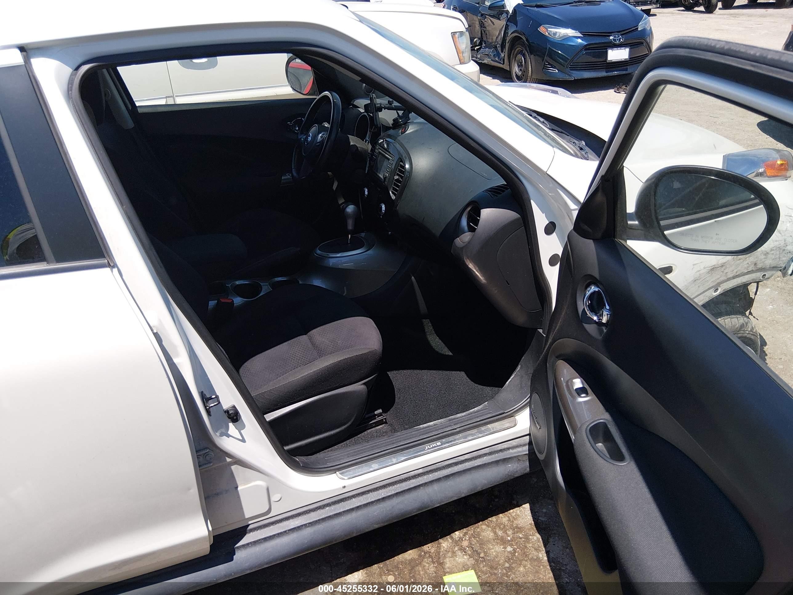 2013 Nissan Juke Sv White vin: JN8AF5MR7DT210046