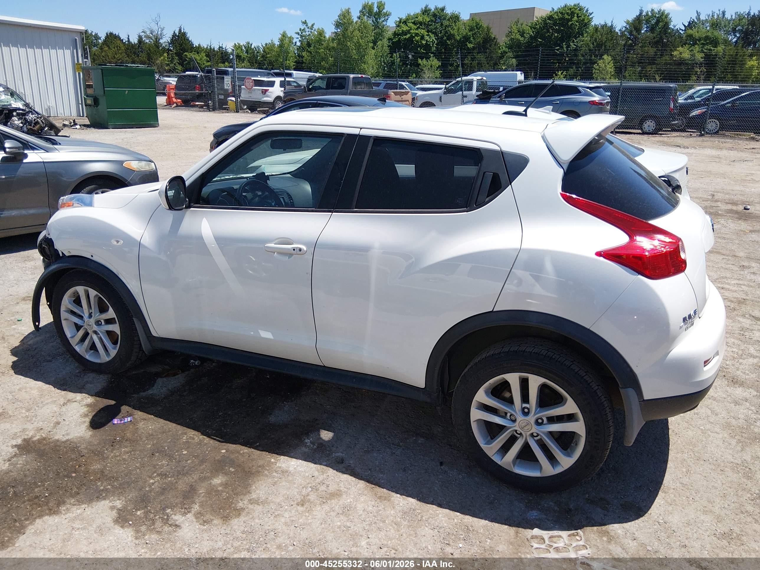 2013 Nissan Juke Sv White vin: JN8AF5MR7DT210046