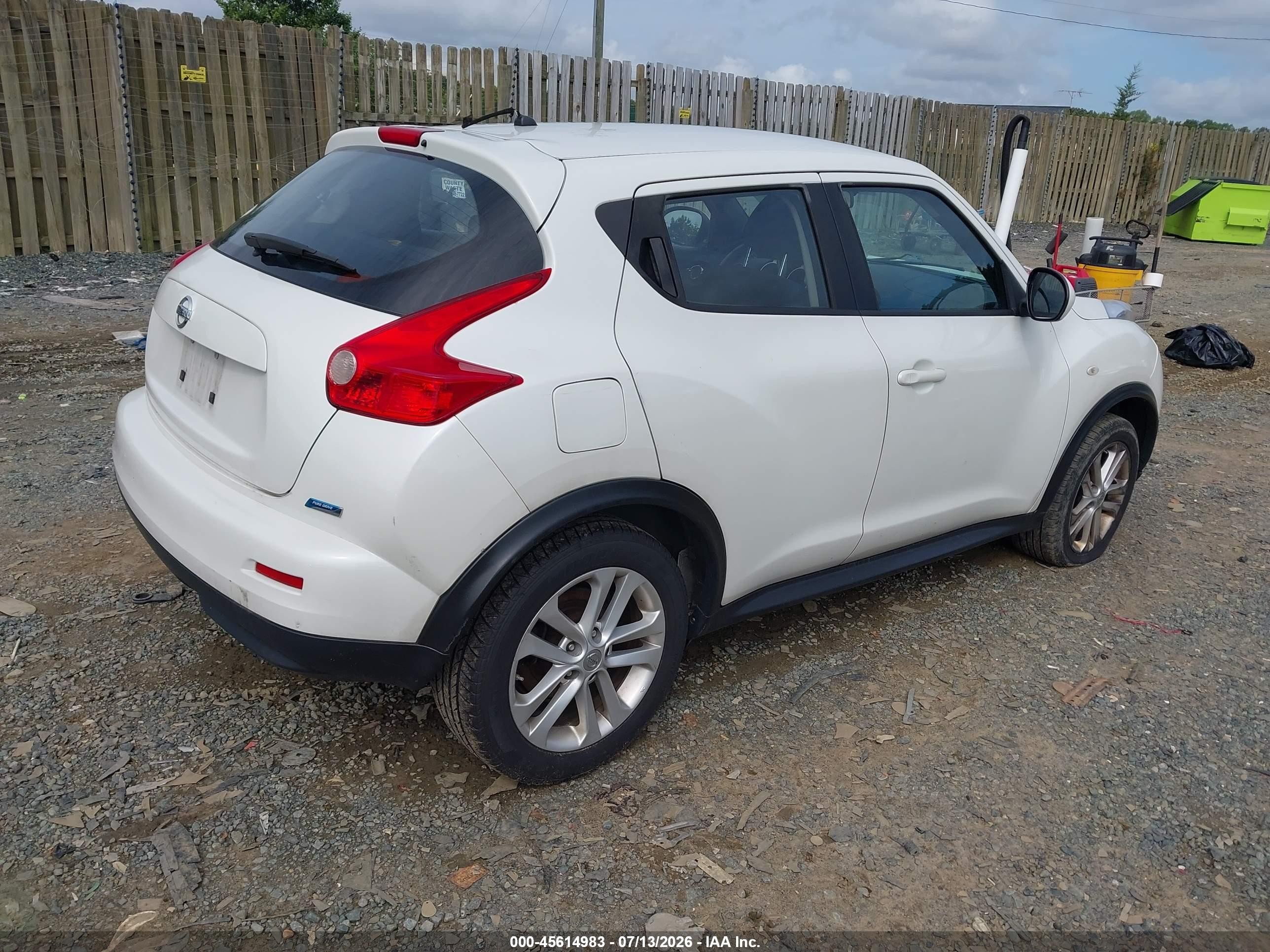 2013 Nissan Juke S White vin: JN8AF5MR7DT211682