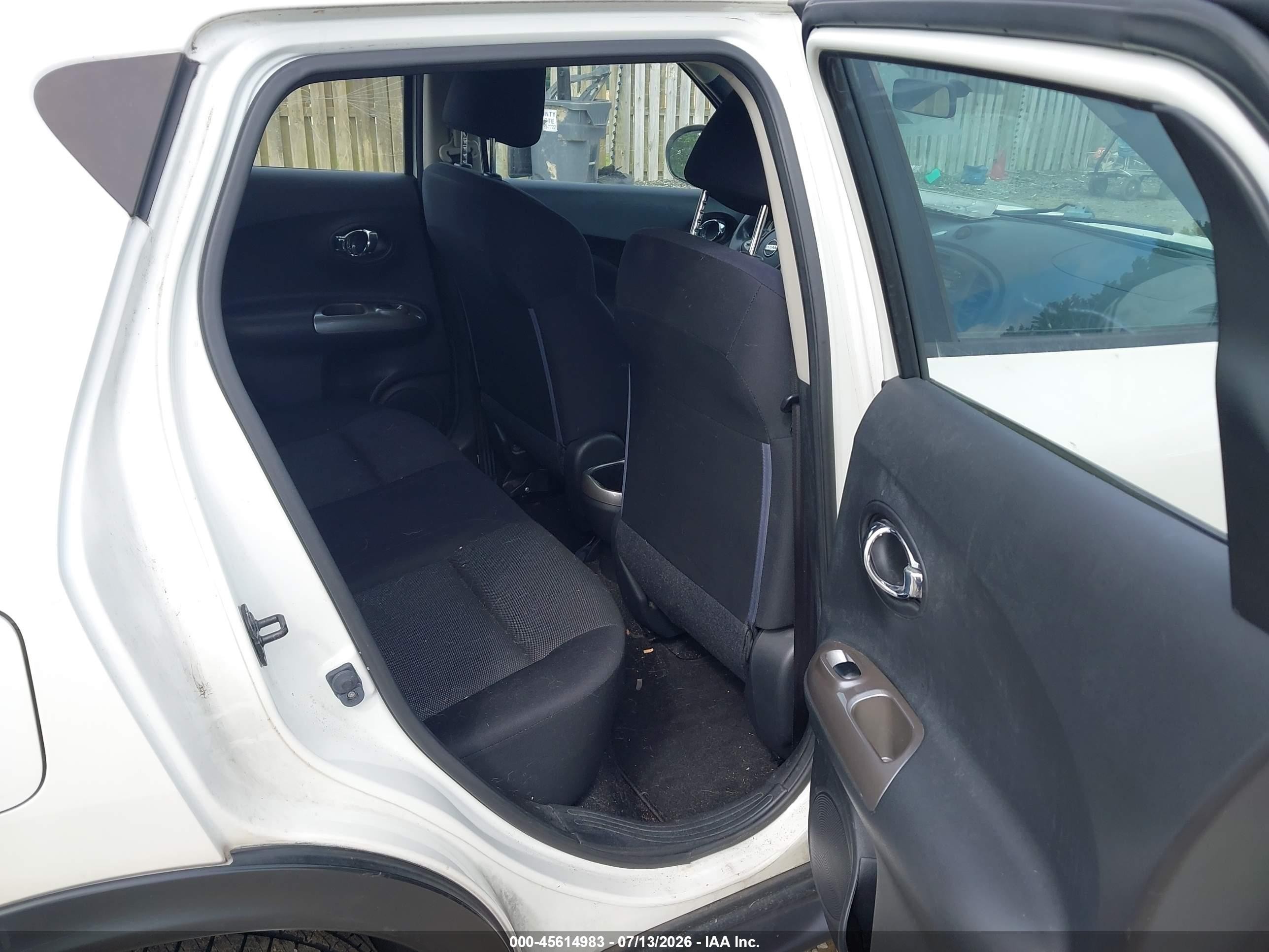 2013 Nissan Juke S White vin: JN8AF5MR7DT211682