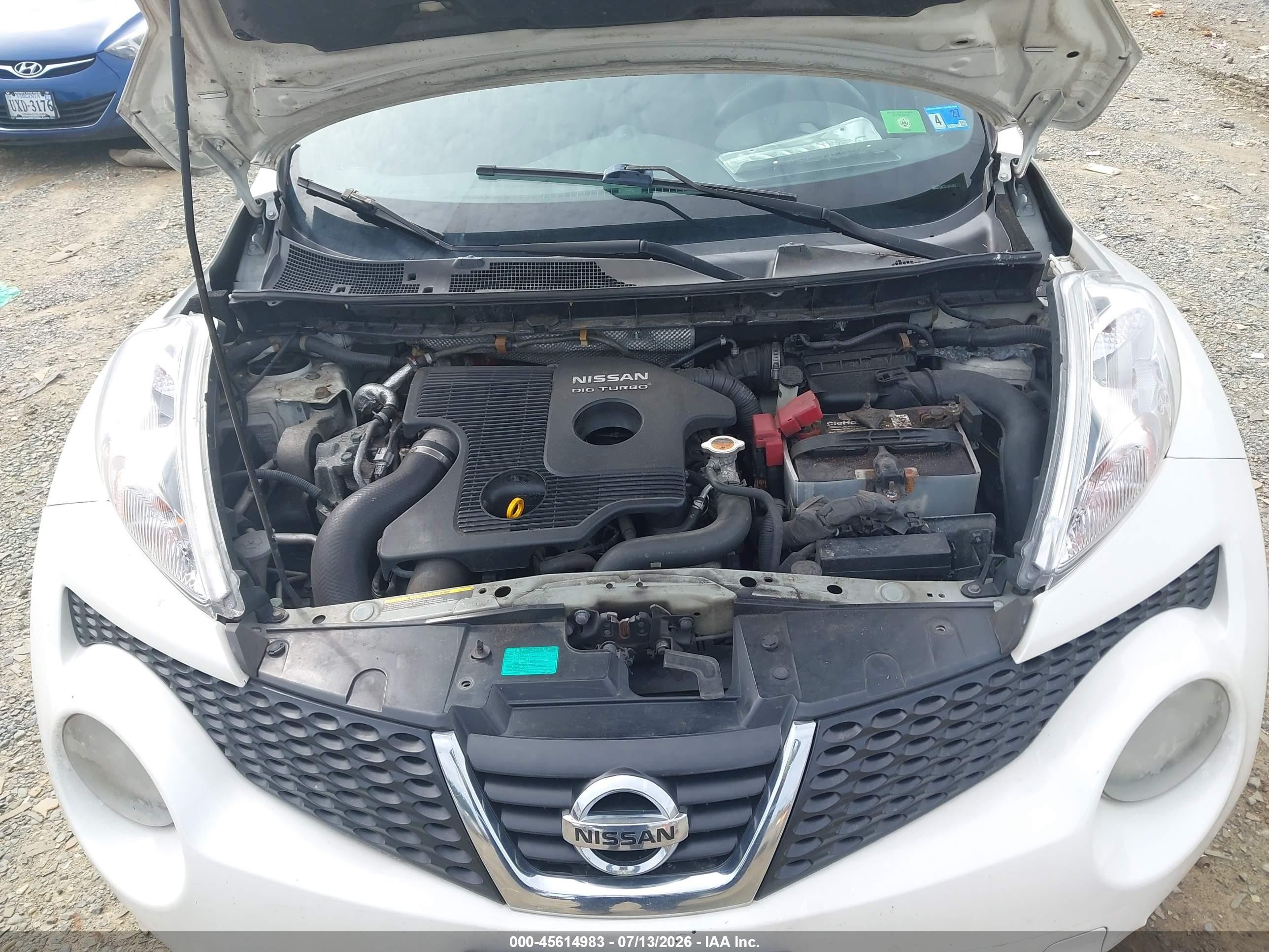 2013 Nissan Juke S White vin: JN8AF5MR7DT211682