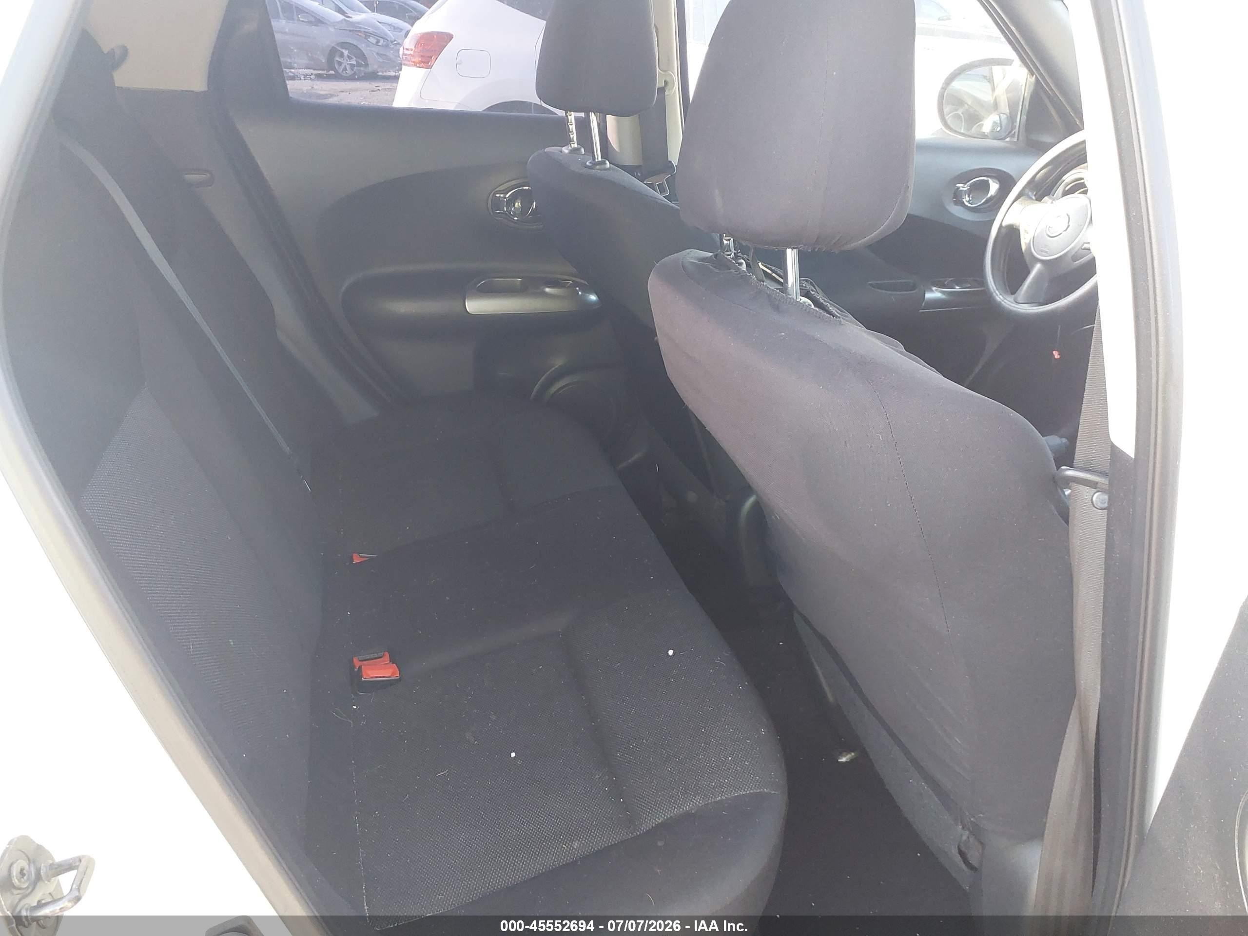 2013 Nissan Juke S White vin: JN8AF5MR7DT216560