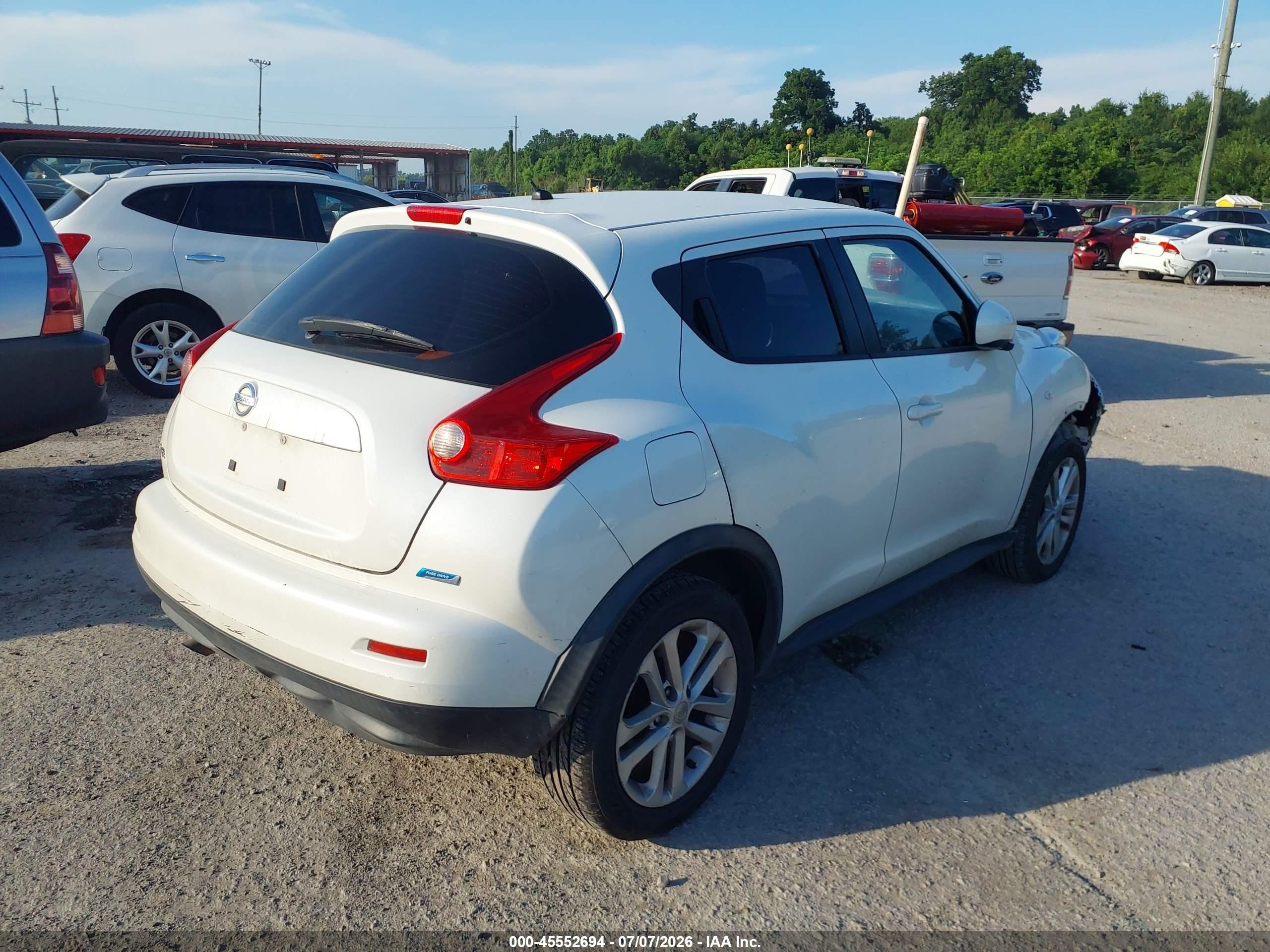 2013 Nissan Juke S White vin: JN8AF5MR7DT216560