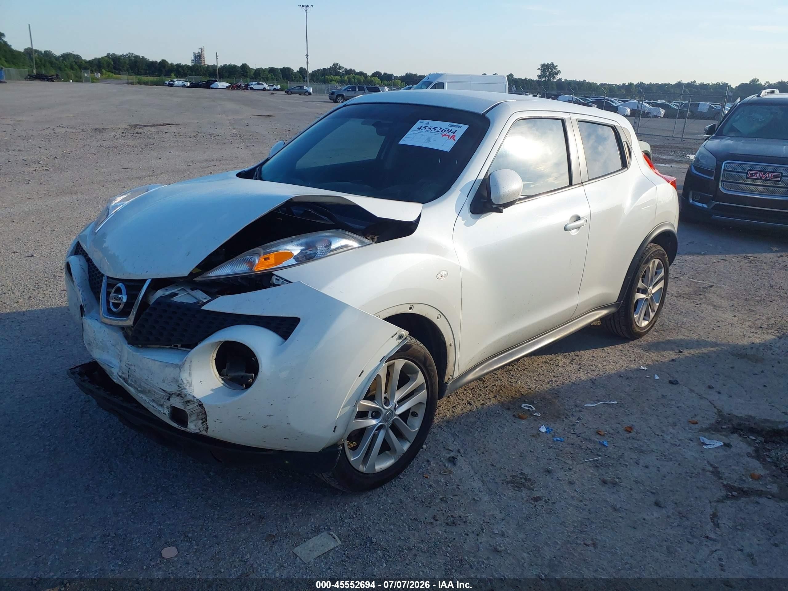 2013 Nissan Juke S White vin: JN8AF5MR7DT216560
