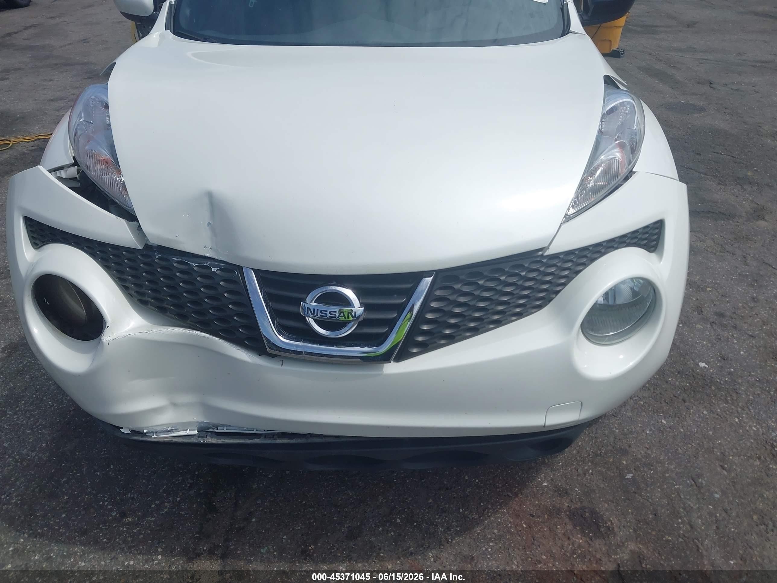 2014 Nissan Juke S White vin: JN8AF5MR7ET350910