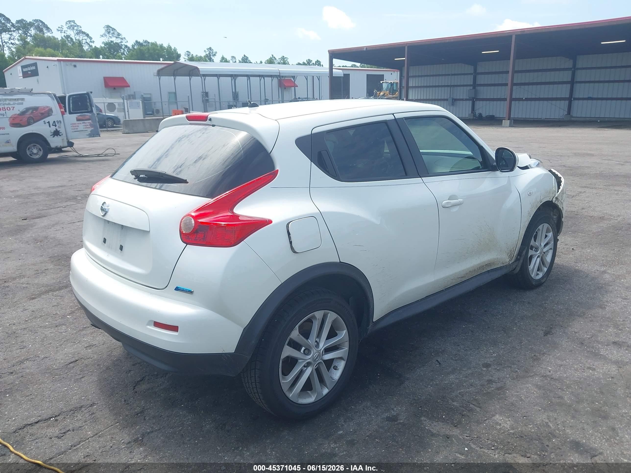 2014 Nissan Juke S White vin: JN8AF5MR7ET350910