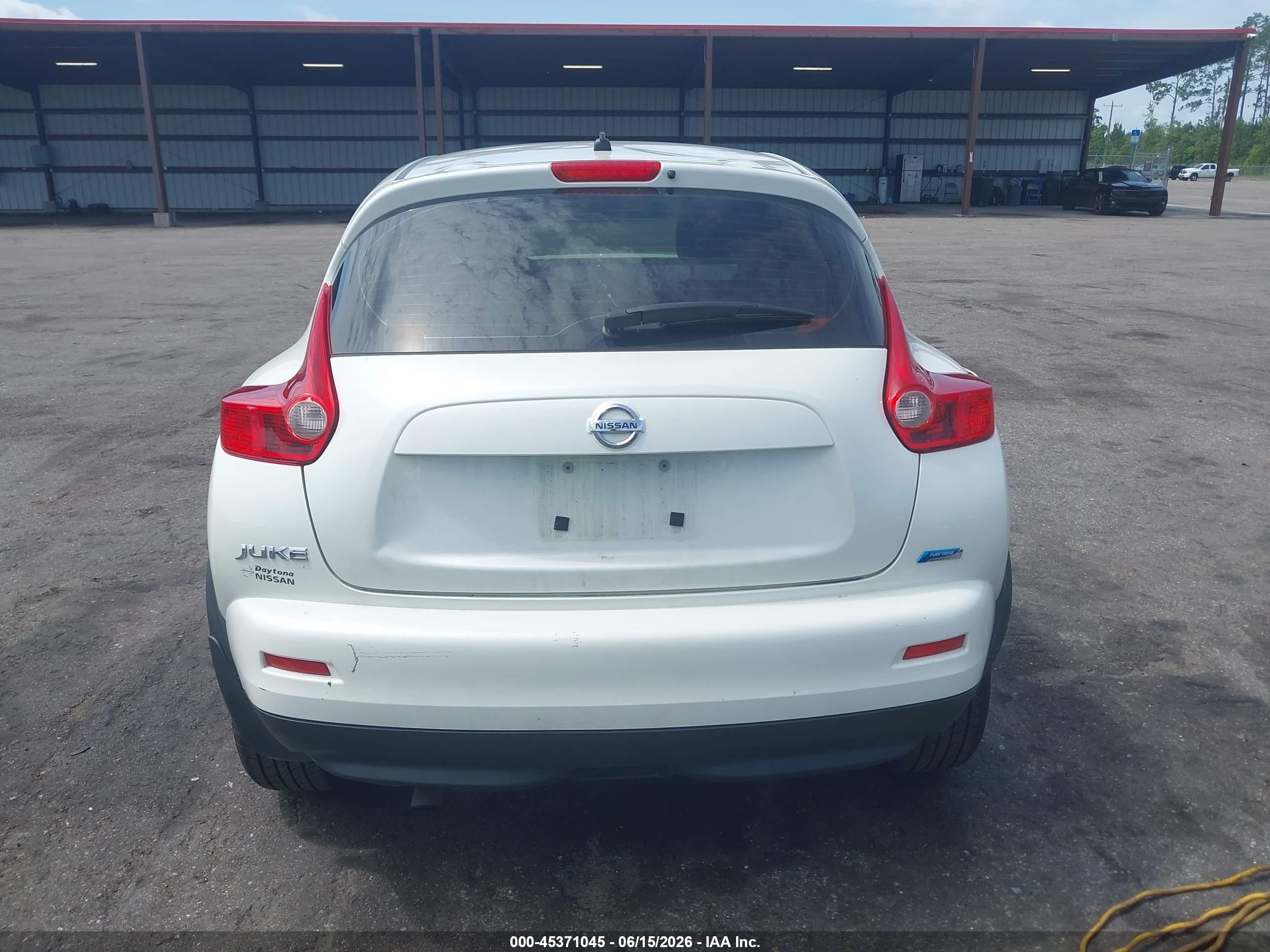 2014 Nissan Juke S White vin: JN8AF5MR7ET350910