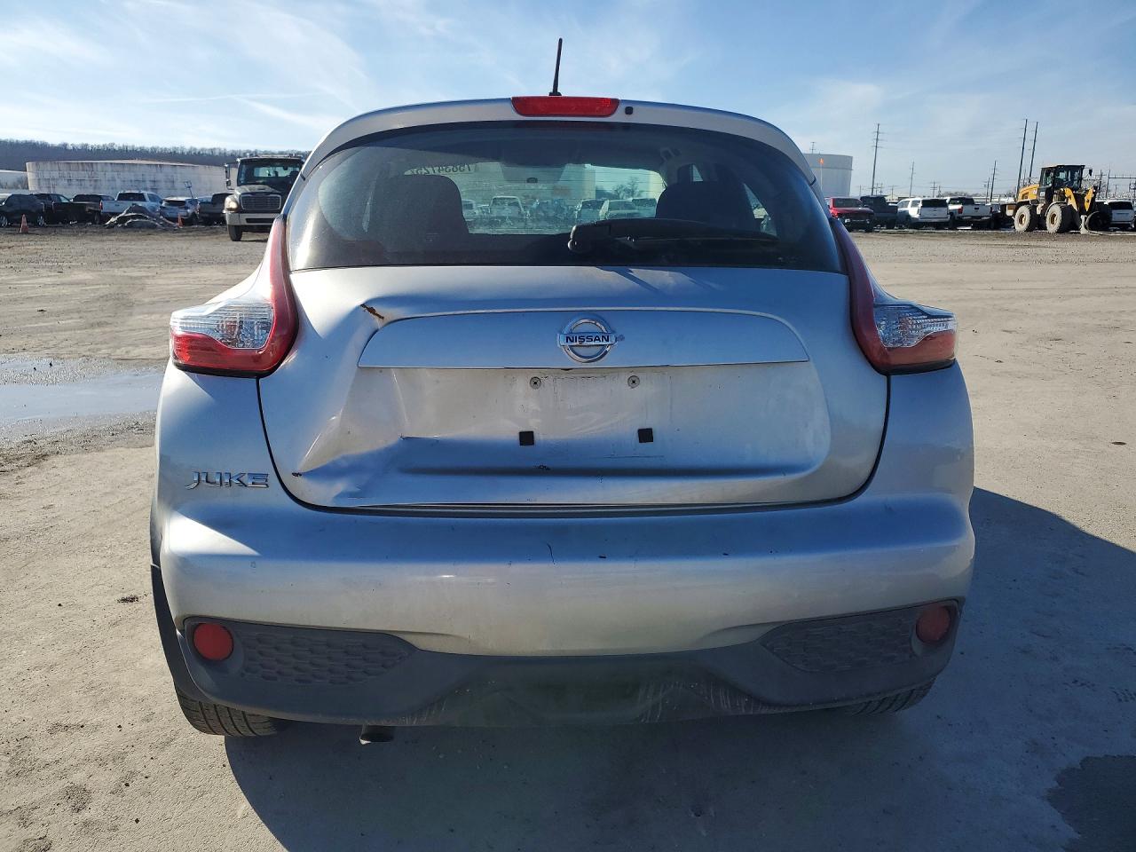 2015 Nissan Juke S Silver vin: JN8AF5MR7FT506851