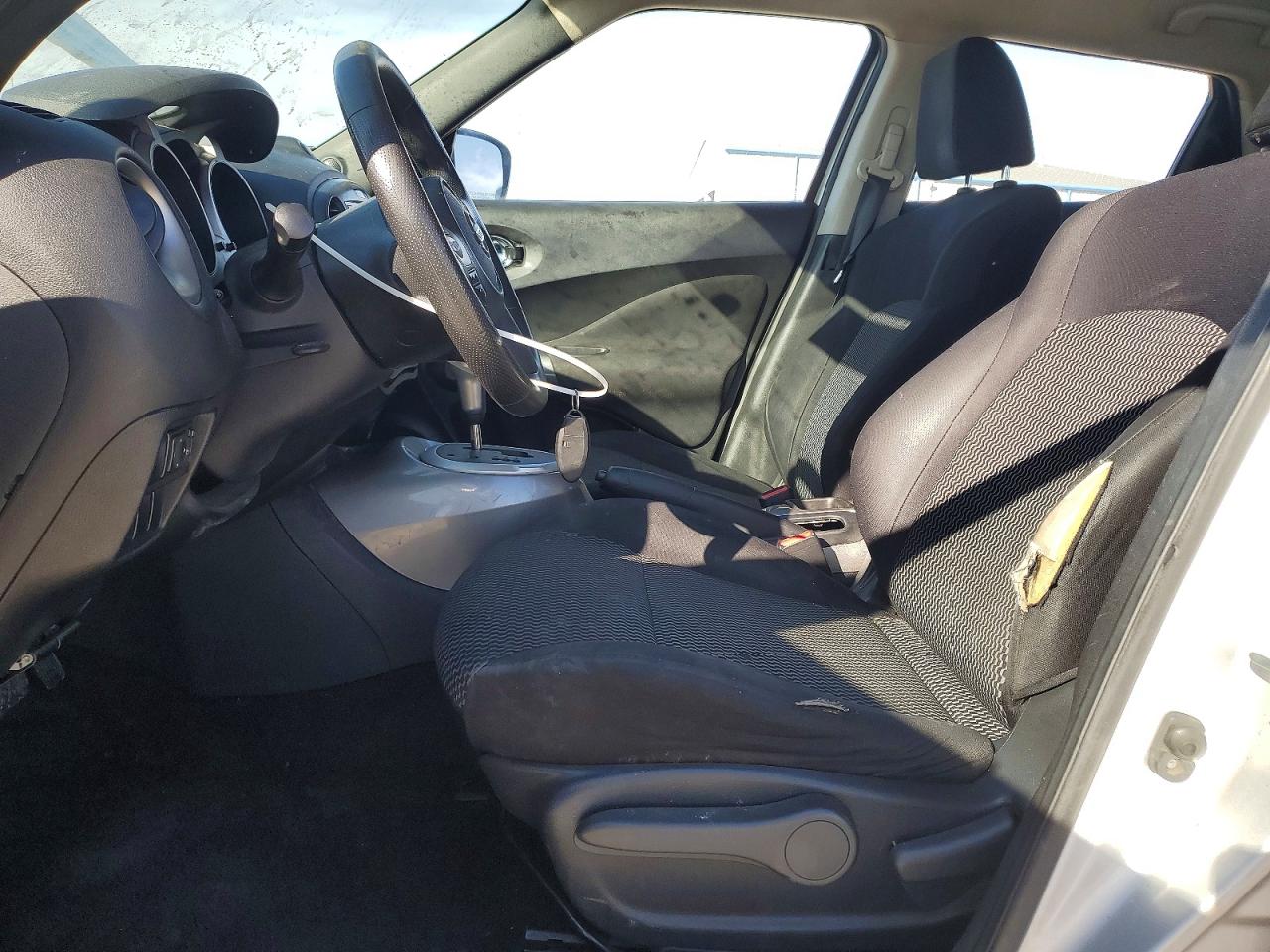 2015 Nissan Juke S Silver vin: JN8AF5MR7FT506851