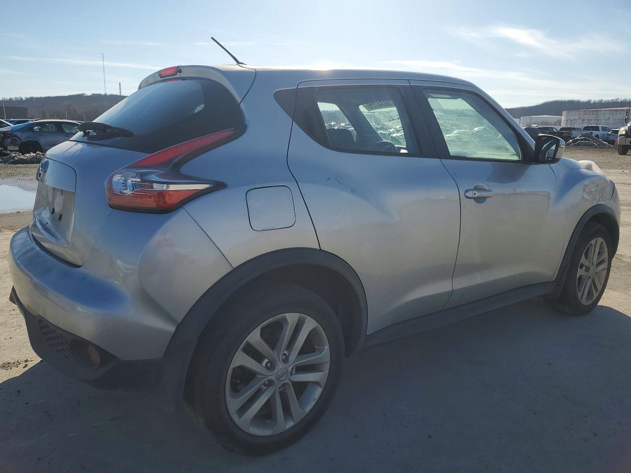 2015 Nissan Juke S Silver vin: JN8AF5MR7FT506851