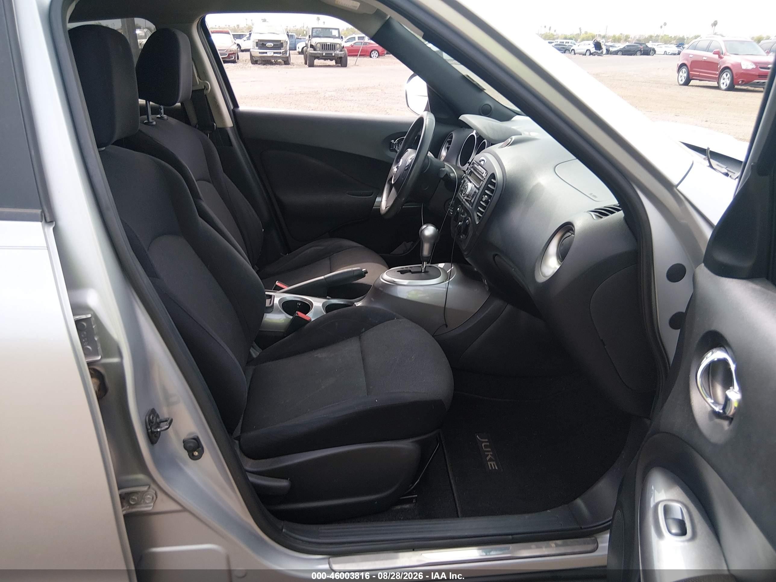 2011 Nissan Juke S Silver vin: JN8AF5MR8BT001685