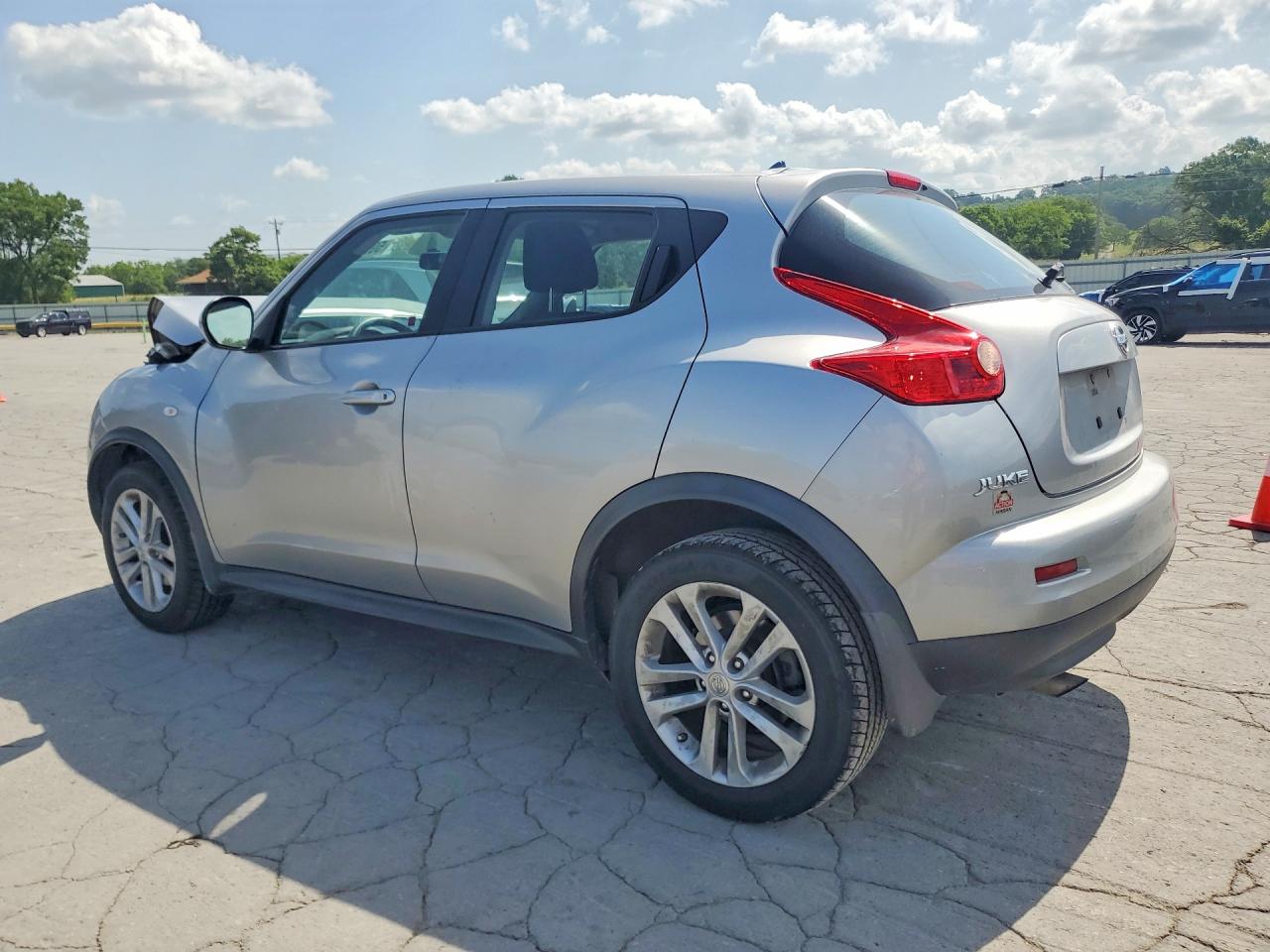 2011 Nissan Juke S Серебряный vin: JN8AF5MR8BT012170