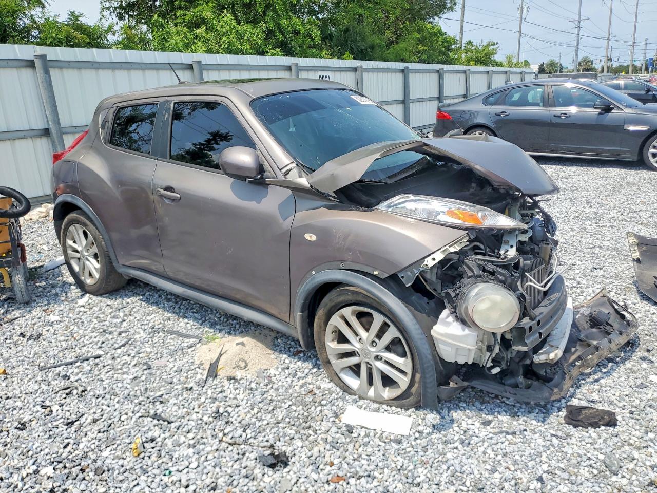 2011 Nissan Juke S Gray vin: JN8AF5MR8BT016008