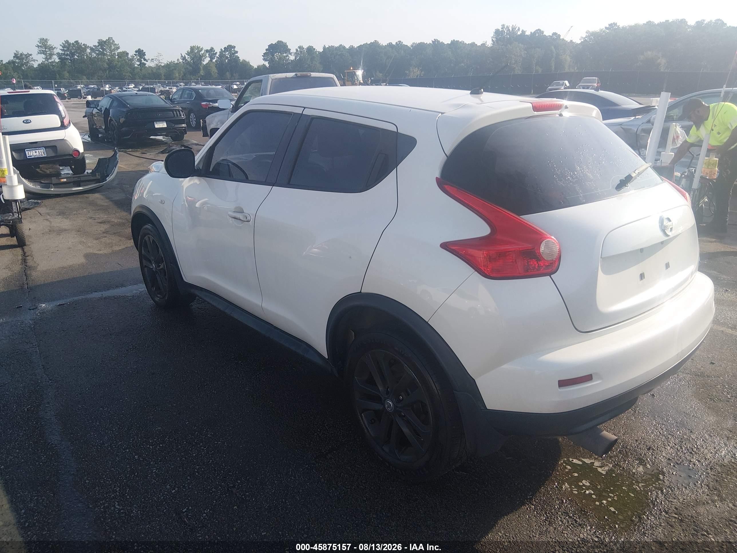 2014 Nissan Juke S White vin: JN8AF5MR8ET350883