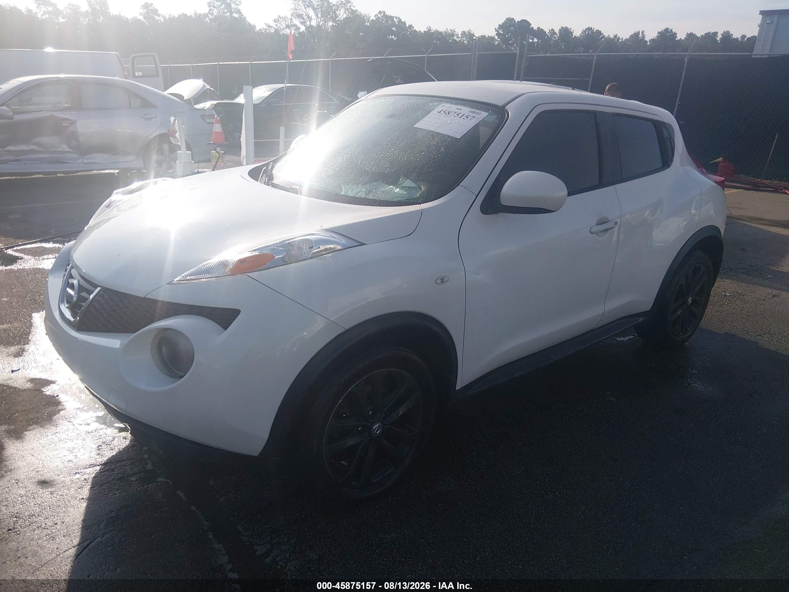 2014 Nissan Juke S White vin: JN8AF5MR8ET350883
