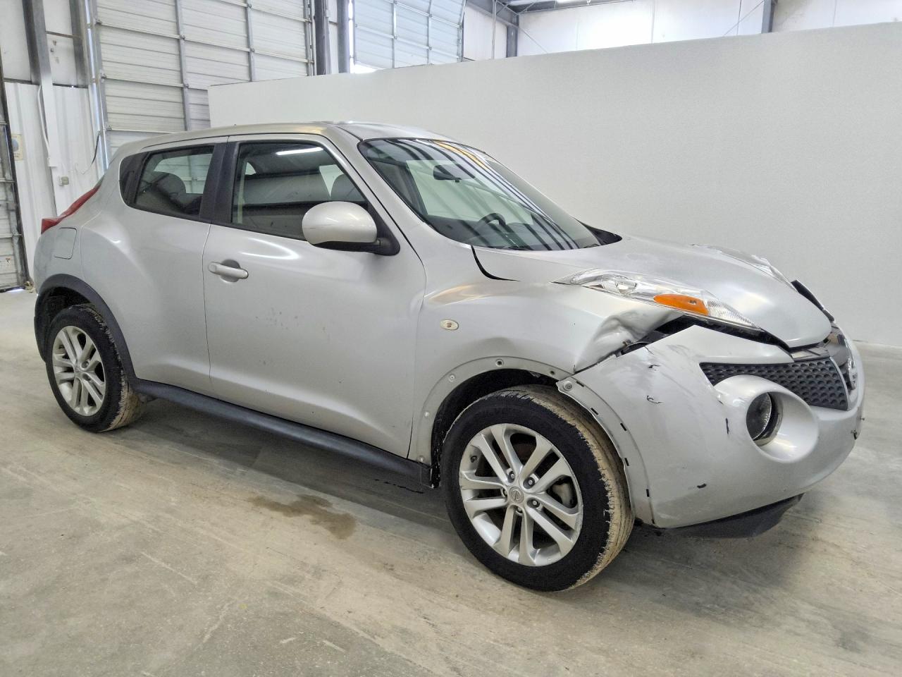 2014 Nissan Juke S Silver vin: JN8AF5MR8ET353959