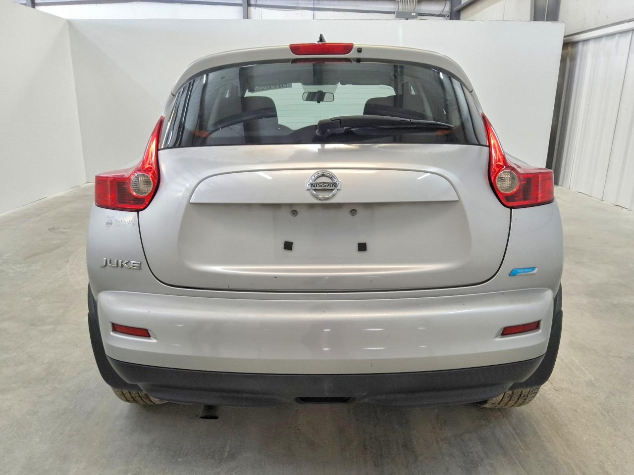 2014 Nissan Juke S Silver vin: JN8AF5MR8ET353959