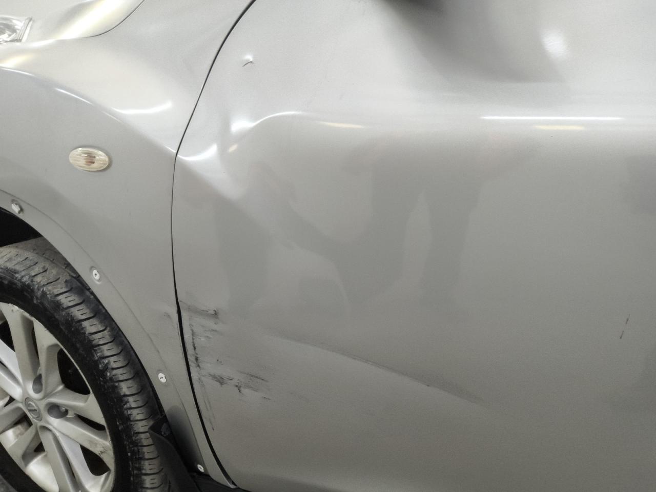 2014 Nissan Juke S Silver vin: JN8AF5MR8ET353959 Damage: Left Front Door, Dent(S) W/ Paint Dmg, 8 To 9 Inches