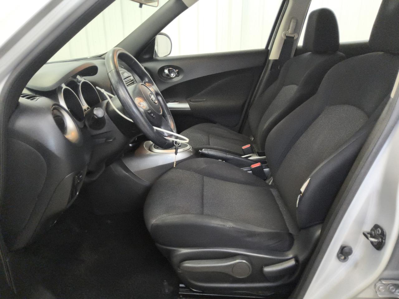 2014 Nissan Juke S Silver vin: JN8AF5MR8ET353959 Damage: Left Front Seat Bolster, Torn, > 12 Inches