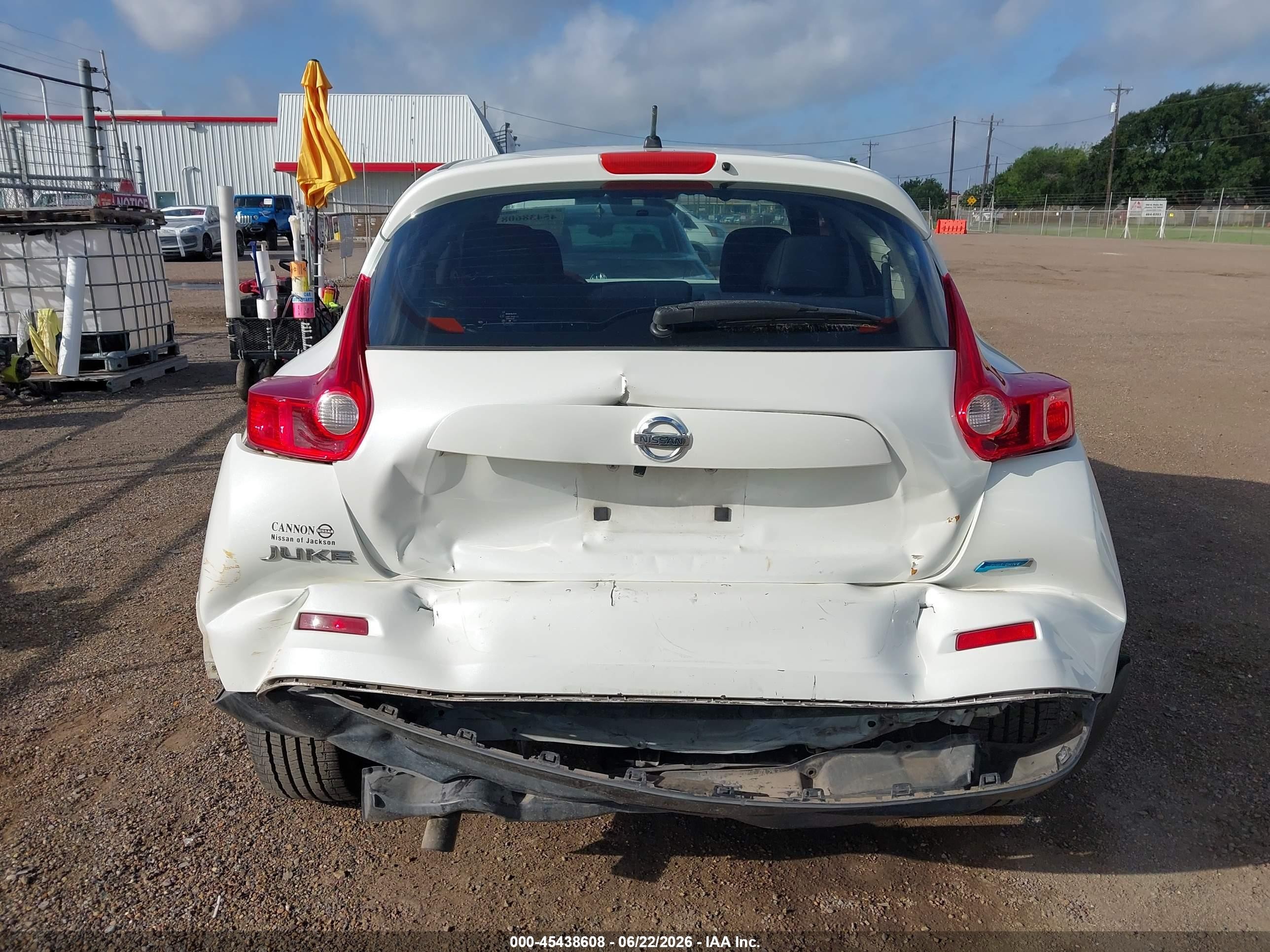 2014 Nissan Juke S White vin: JN8AF5MR8ET356702