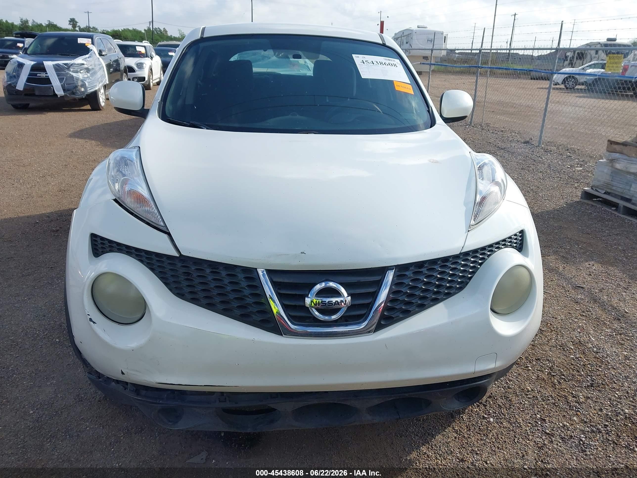 2014 Nissan Juke S White vin: JN8AF5MR8ET356702