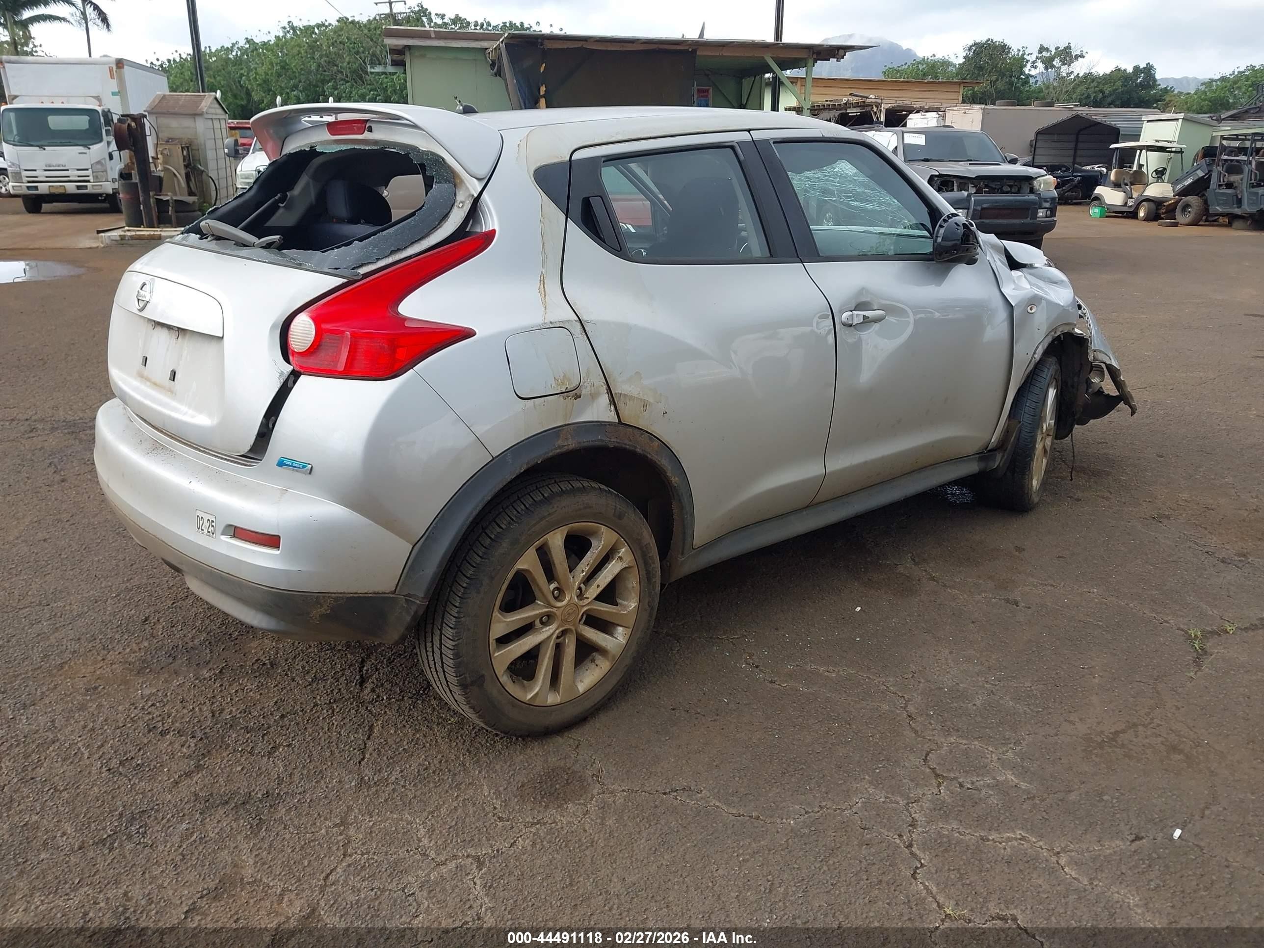 2014 Nissan Juke S Серебряный vin: JN8AF5MR8ET361110