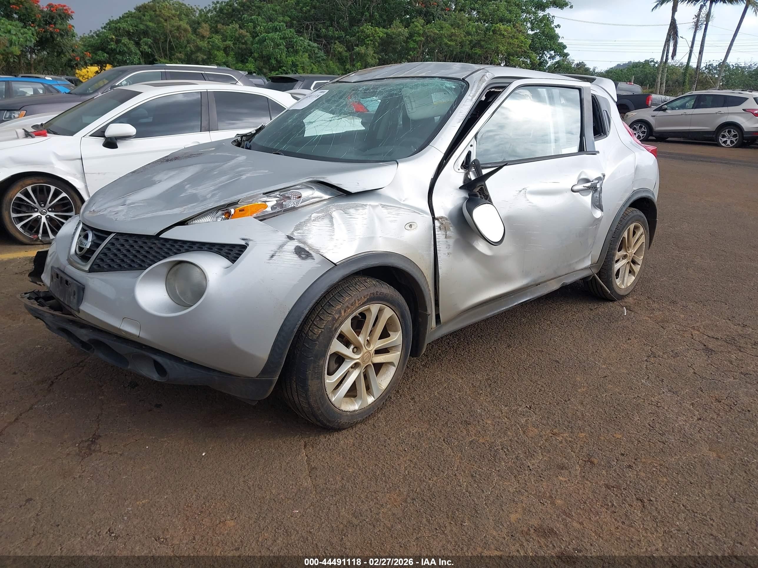 2014 Nissan Juke S Серебряный vin: JN8AF5MR8ET361110