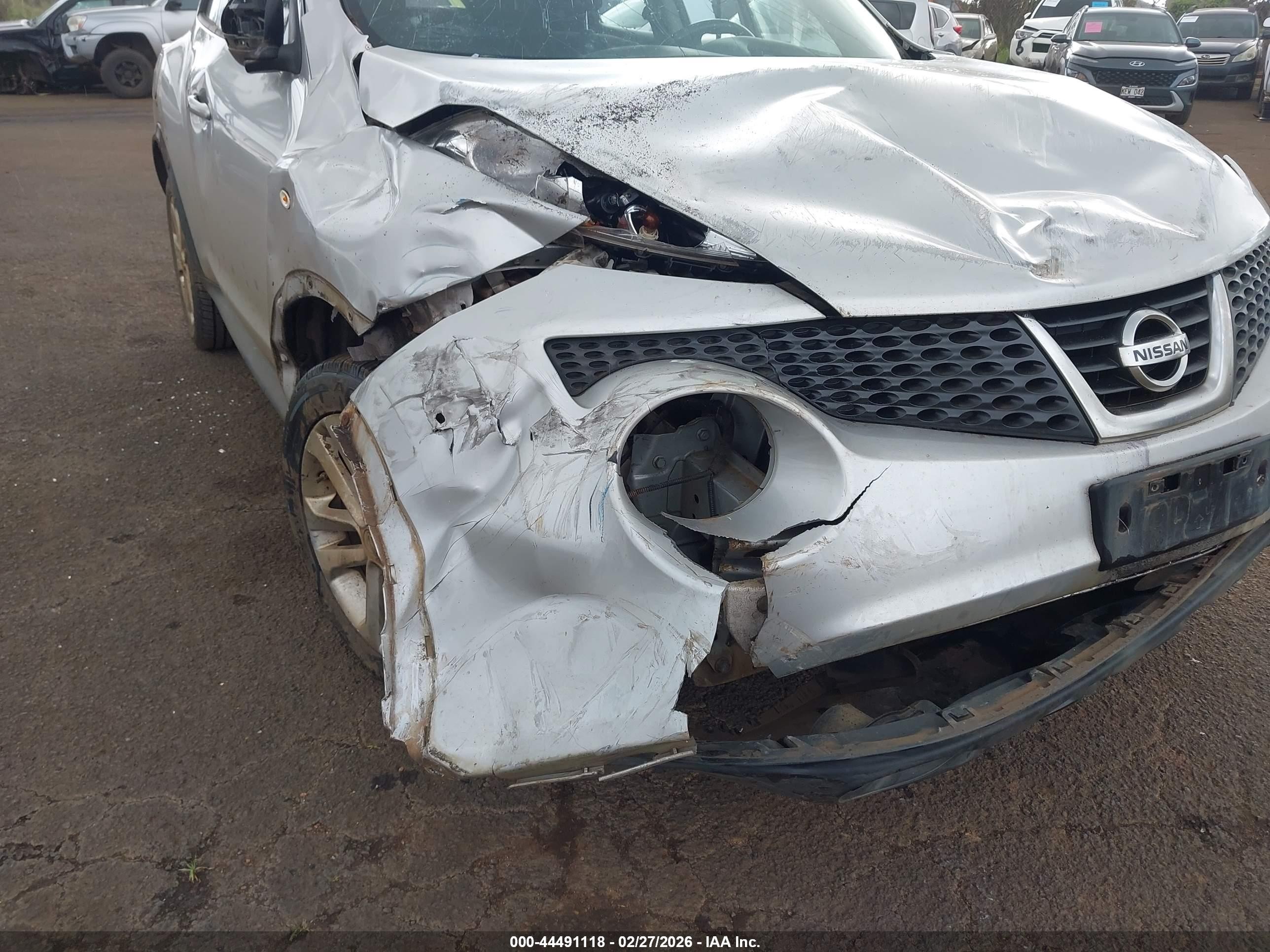 2014 Nissan Juke S Серебряный vin: JN8AF5MR8ET361110