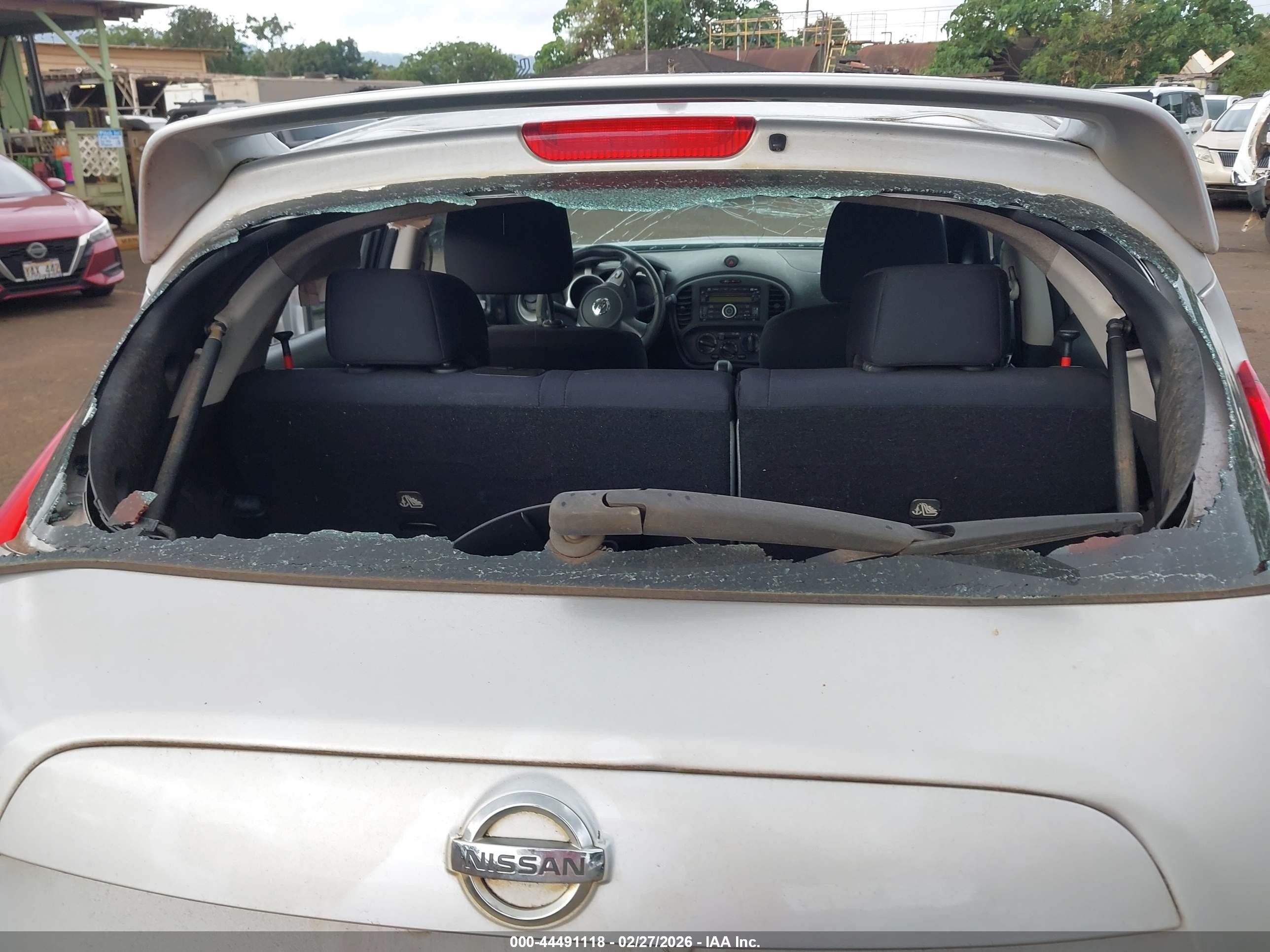 2014 Nissan Juke S Серебряный vin: JN8AF5MR8ET361110