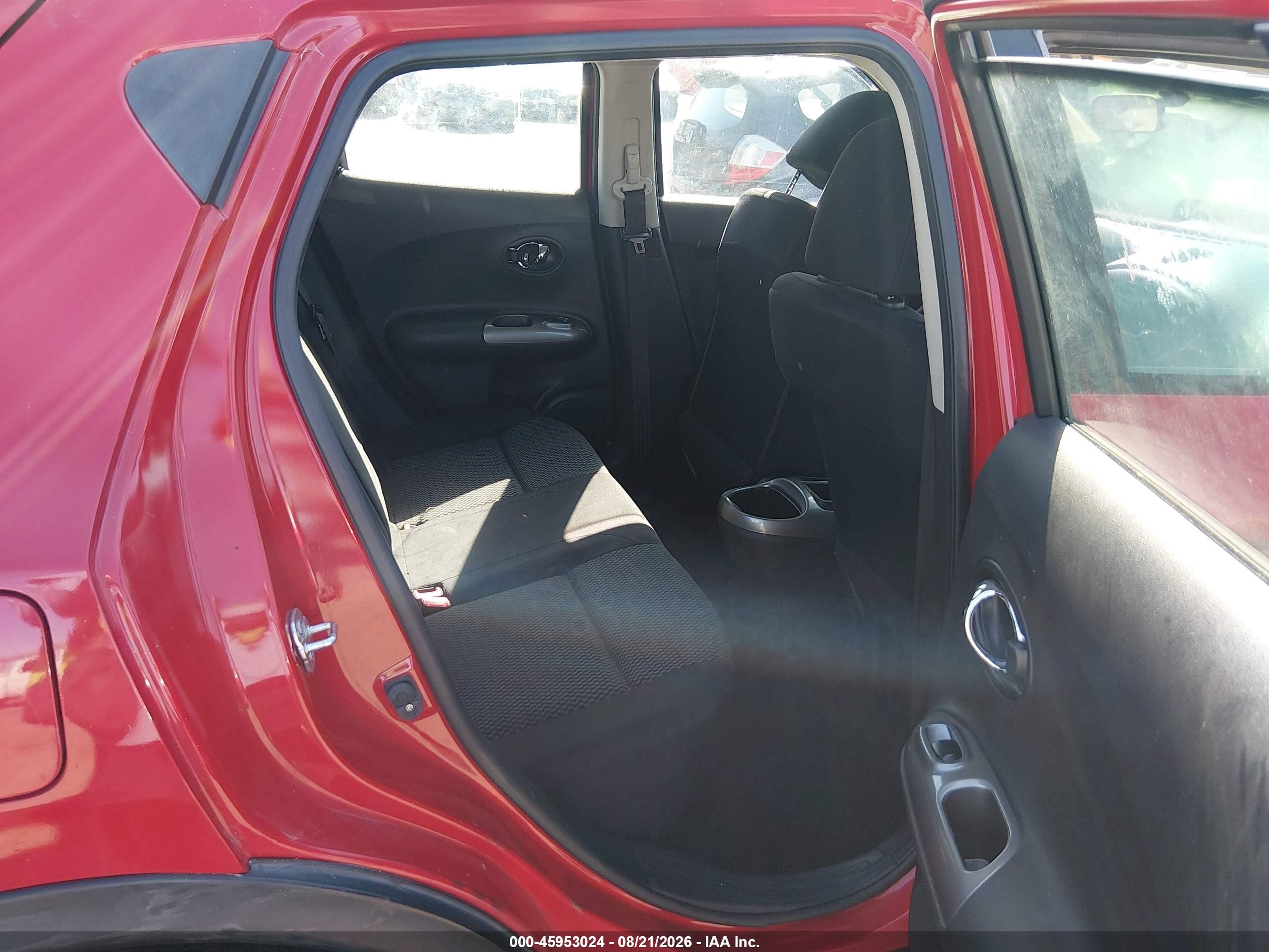 2015 Nissan Juke S Red vin: JN8AF5MR8FT503148