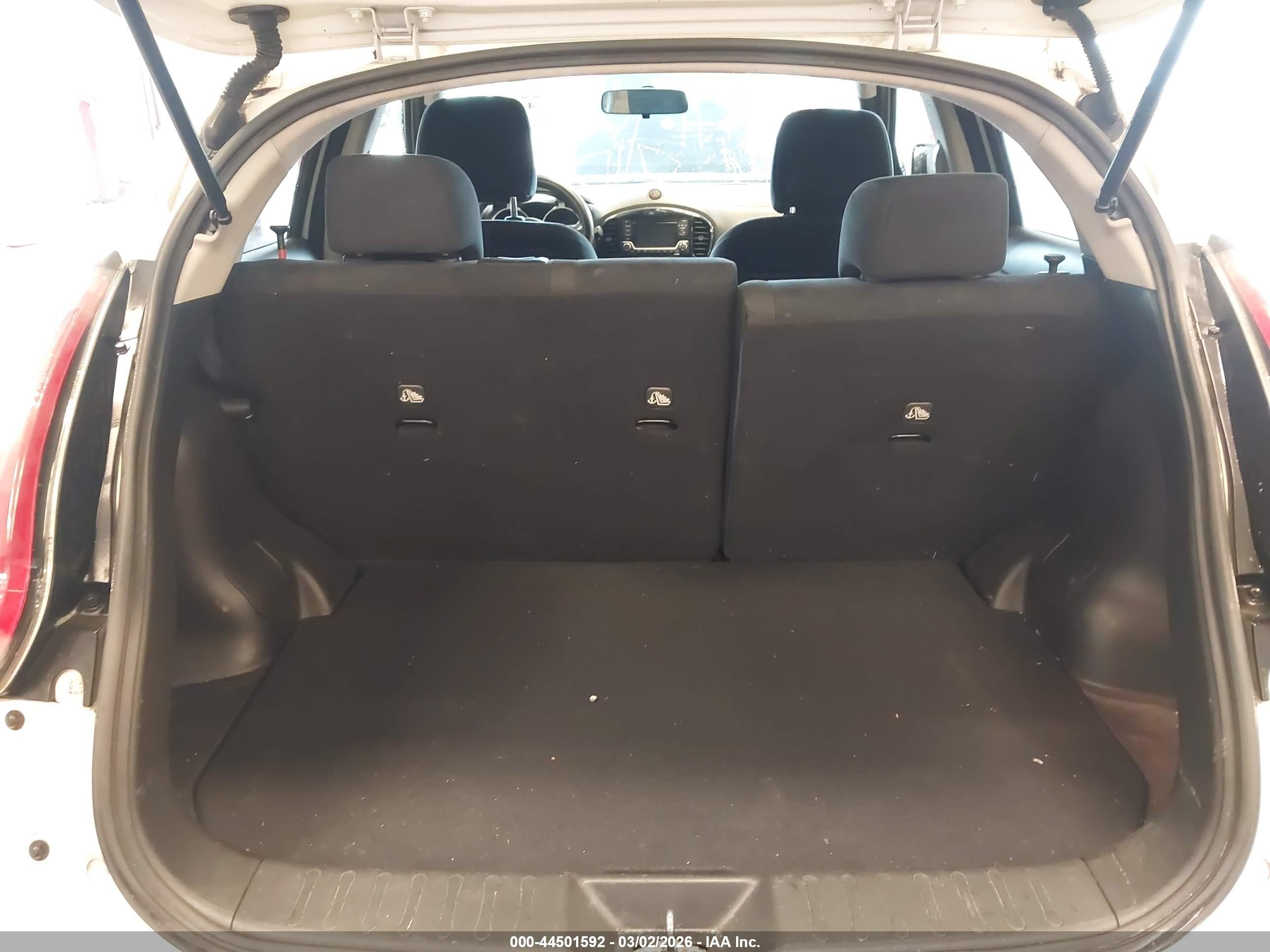 2015 Nissan Juke Sv White vin: JN8AF5MR8FT504381